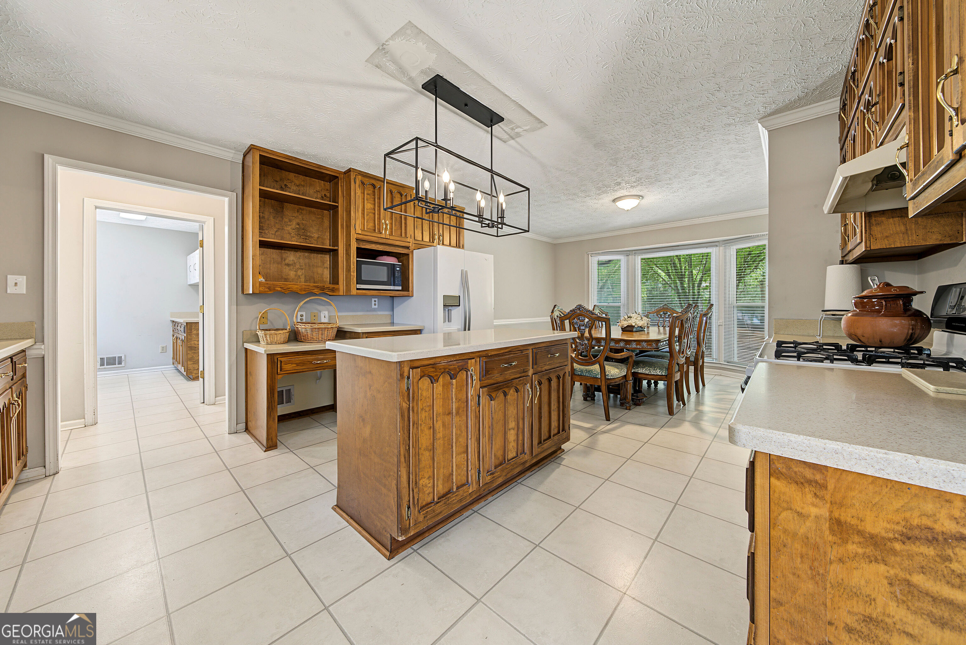 330 Laurelwood Drive Property Photo 3