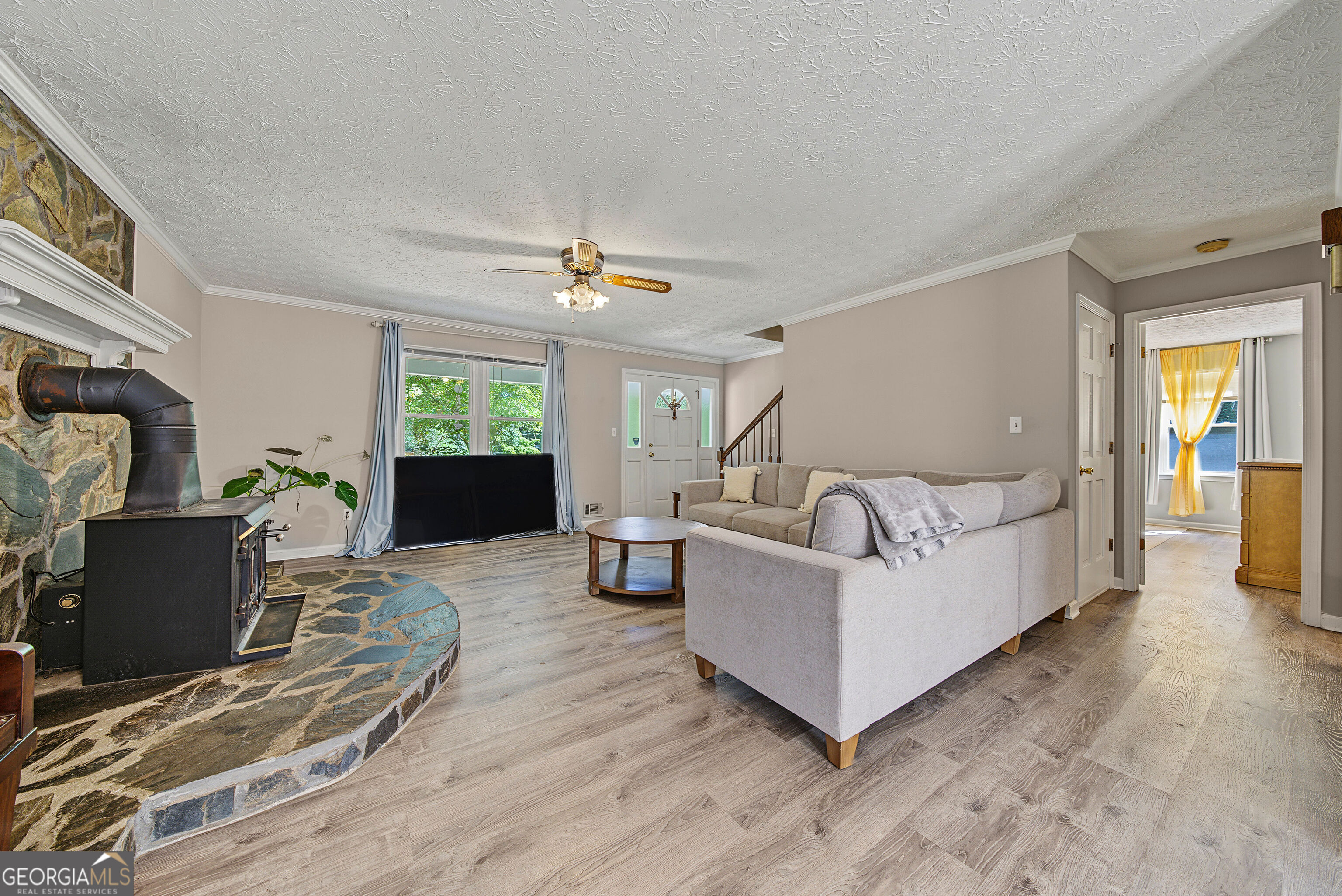 330 Laurelwood Drive Property Photo 7