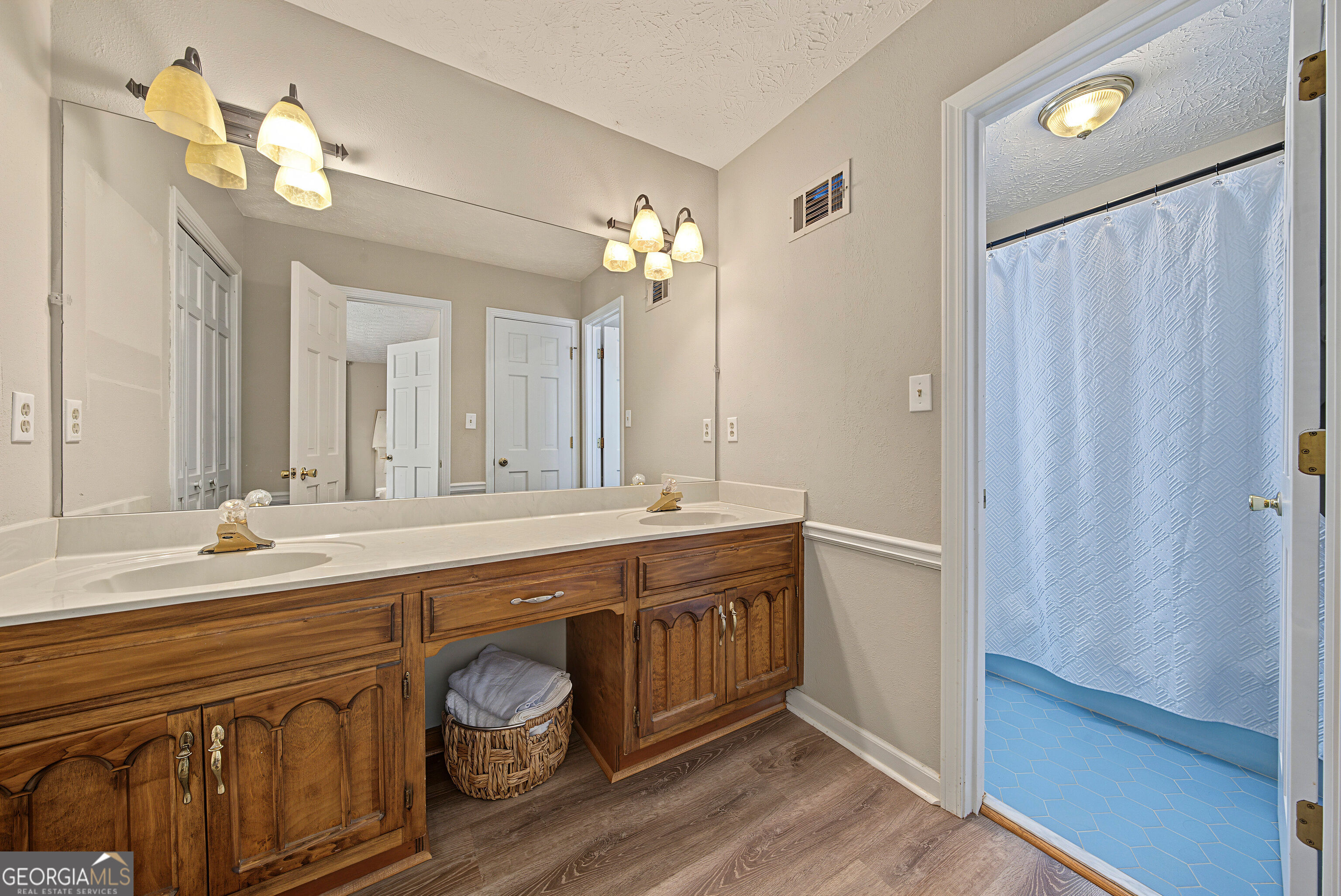 330 Laurelwood Drive Property Photo 10