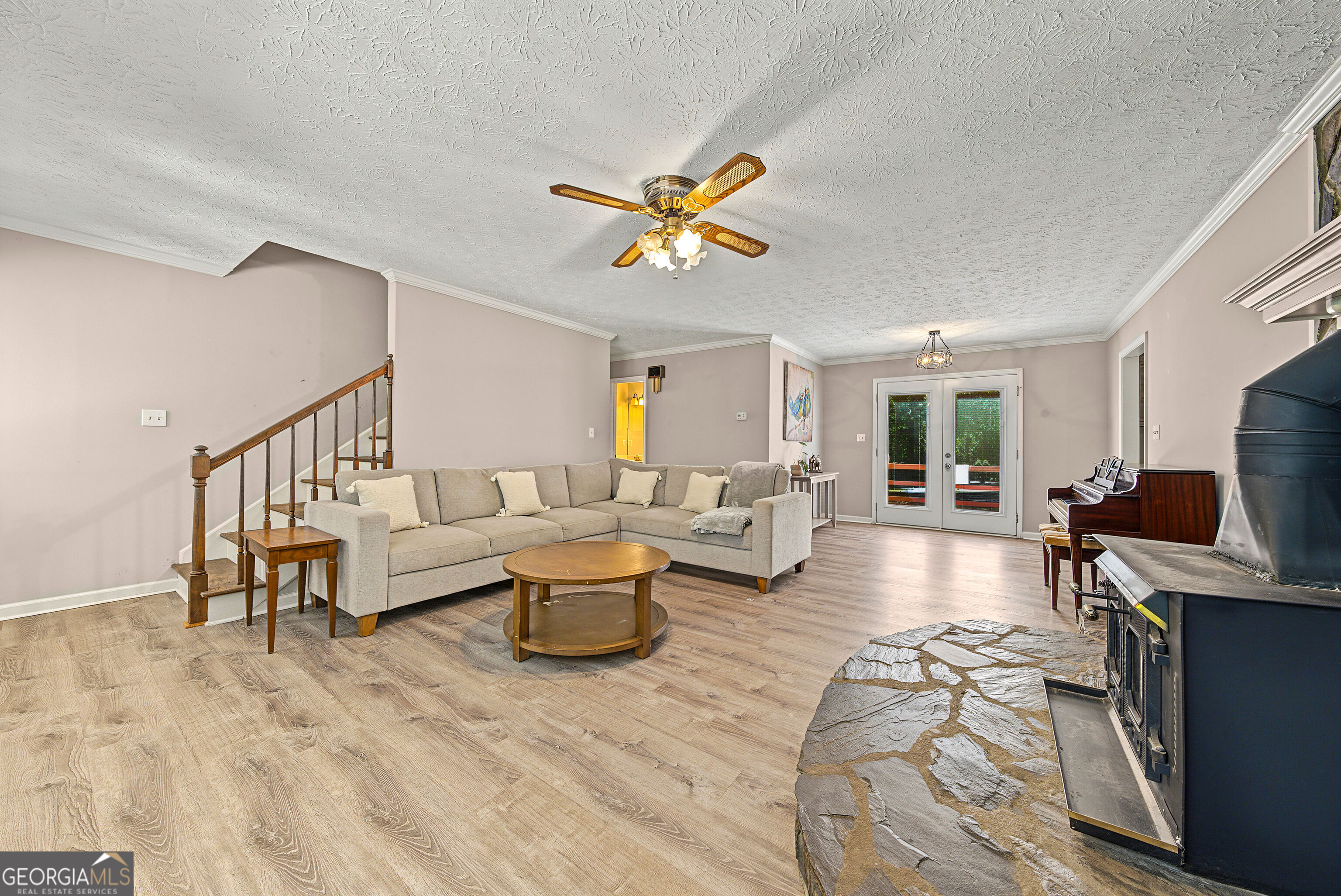 330 Laurelwood Drive Property Photo 12