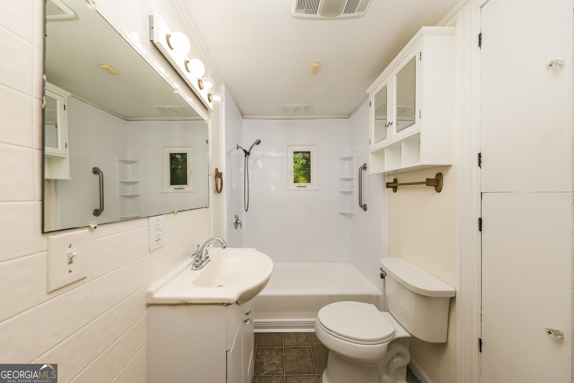 113 Eason Street Property Photo 14