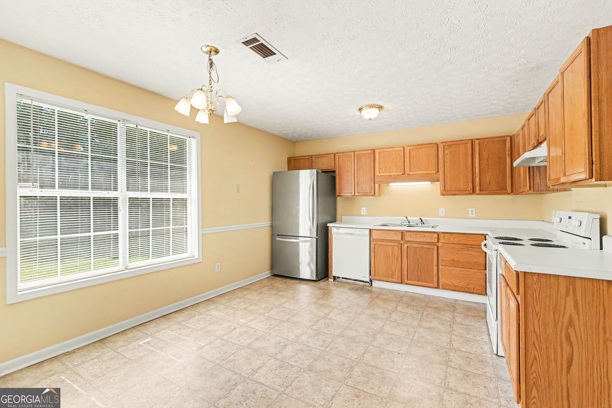 2027 Providence Road Property Photo 10