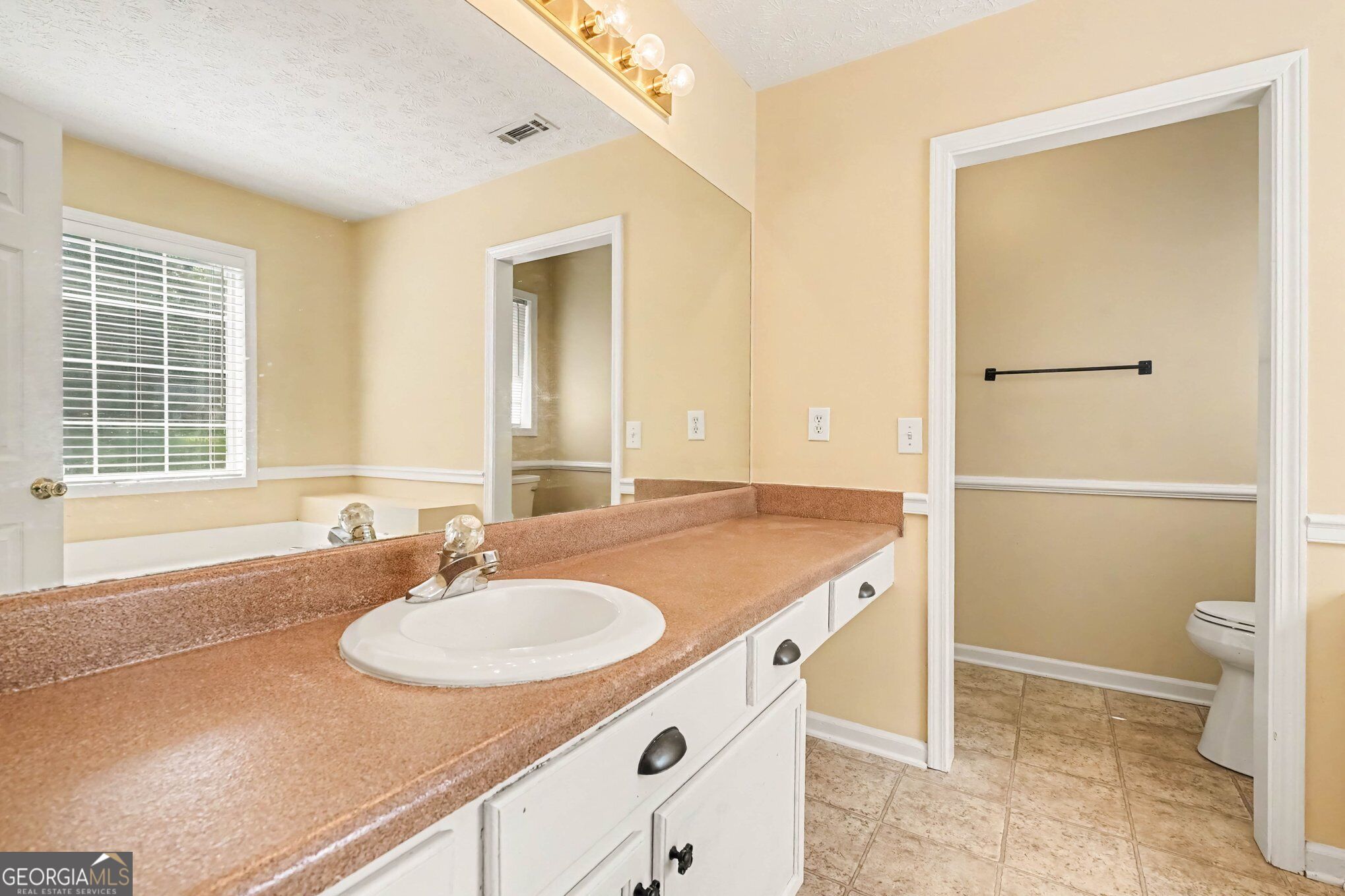 2027 Providence Road Property Photo 16