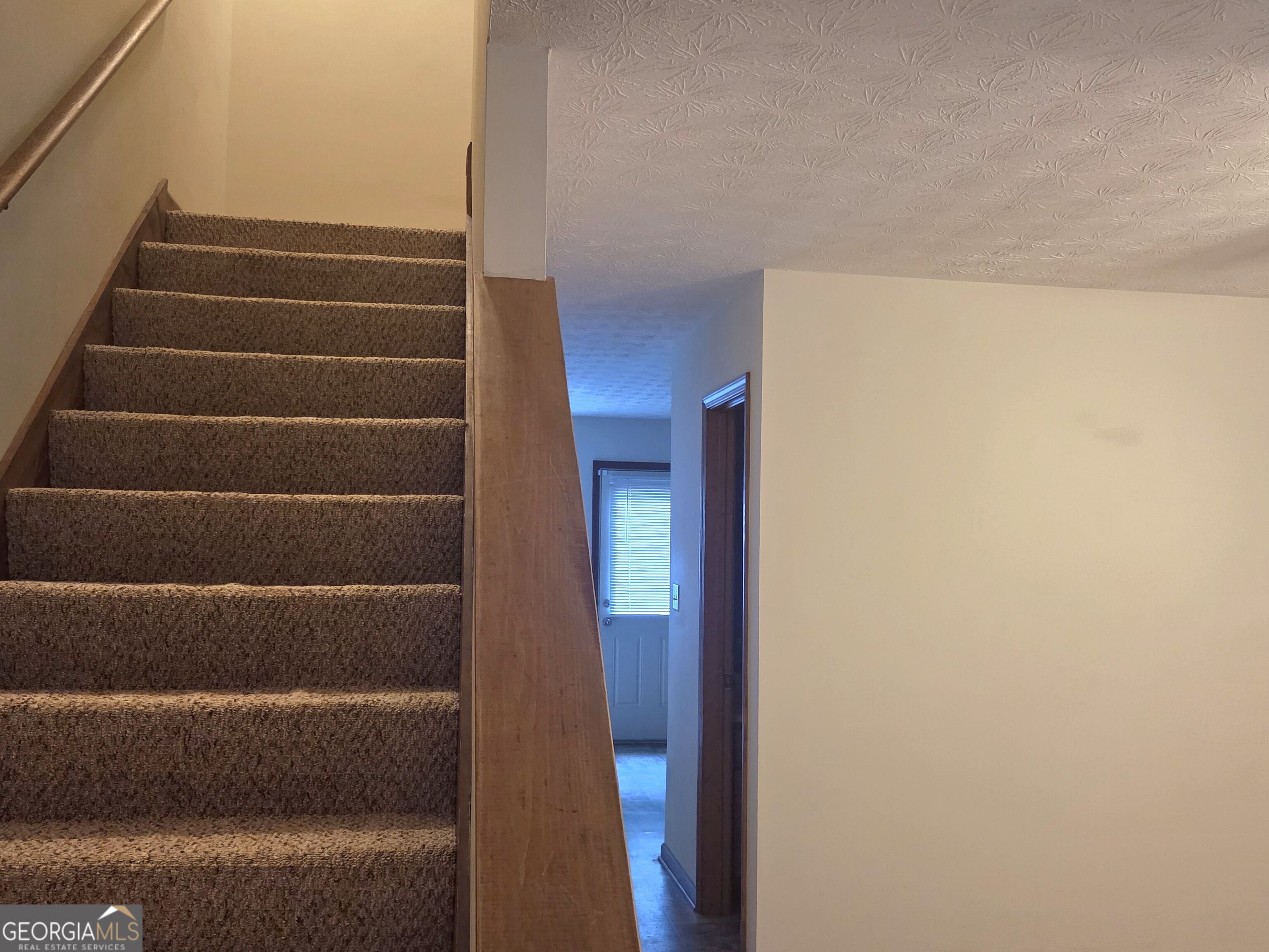 8492 Pineland Drive Property Photo 10