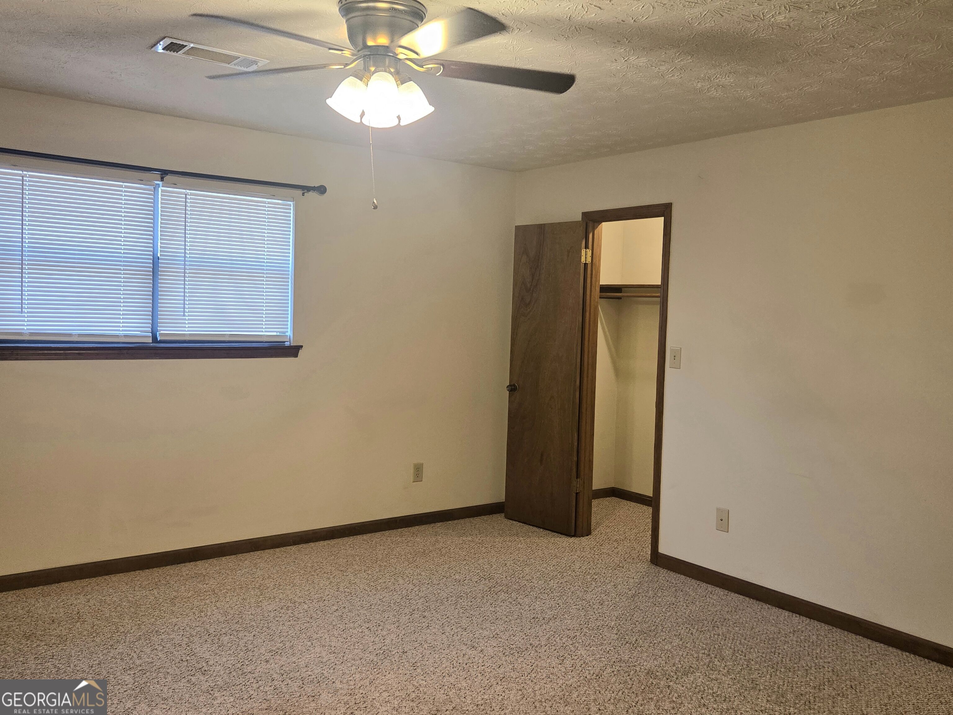 8492 Pineland Drive Property Photo 12