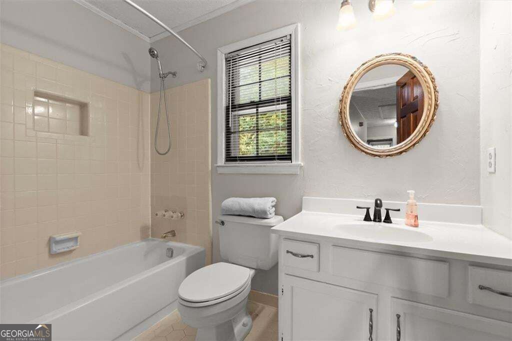 100 Shane Way Se Property Photo 14