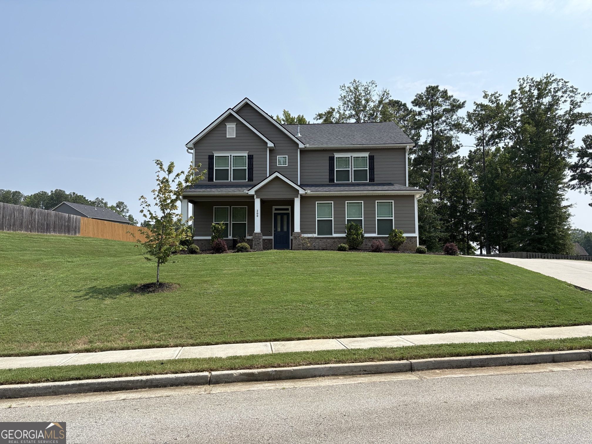 200 Darien Drive Property Photo 2
