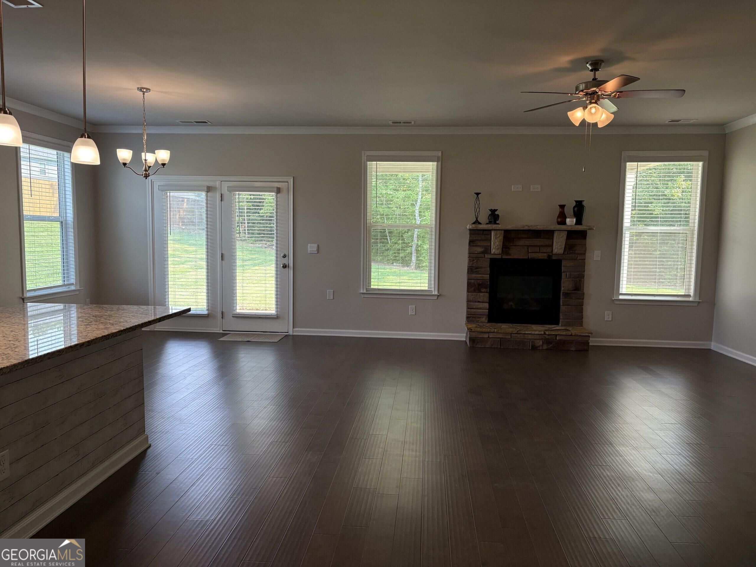 200 Darien Drive Property Photo 9