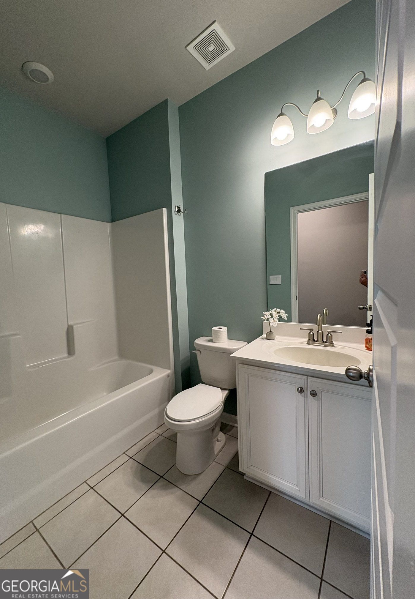 200 Darien Drive Property Photo 13
