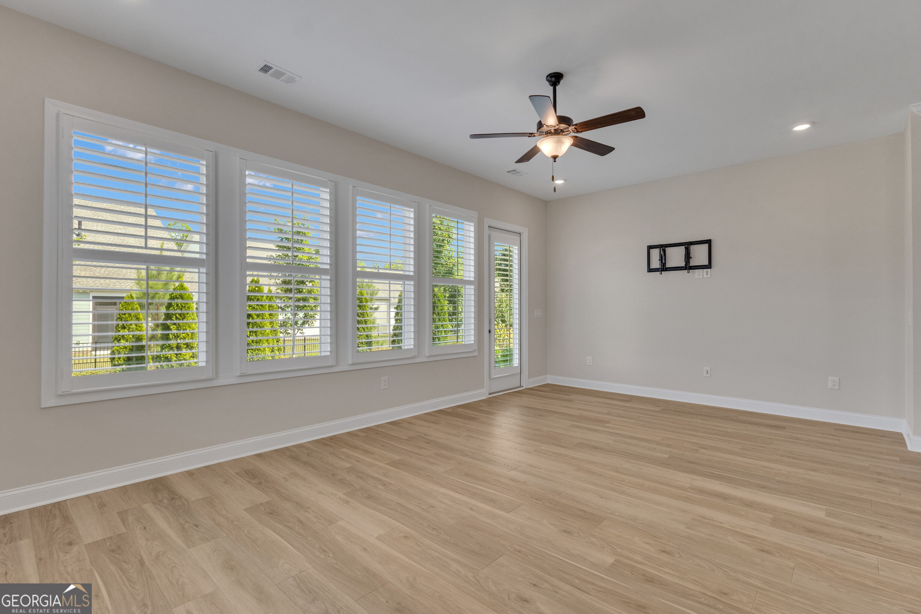 93 Club Cresswind Drive Property Photo 53