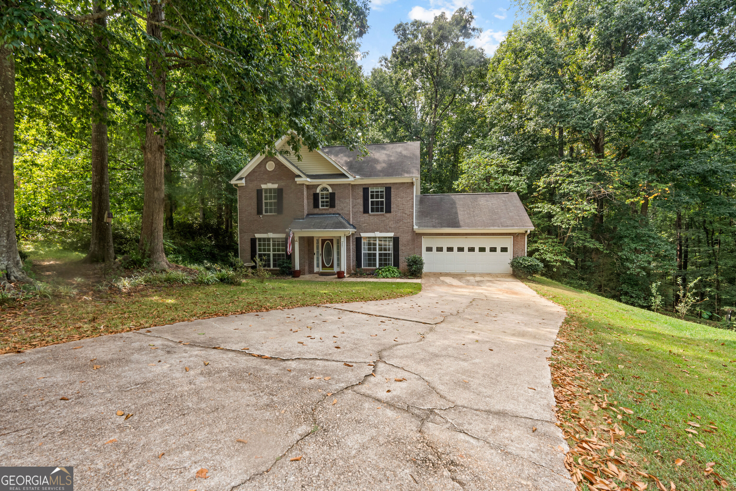 205 Foxdale Court Property Photo 2