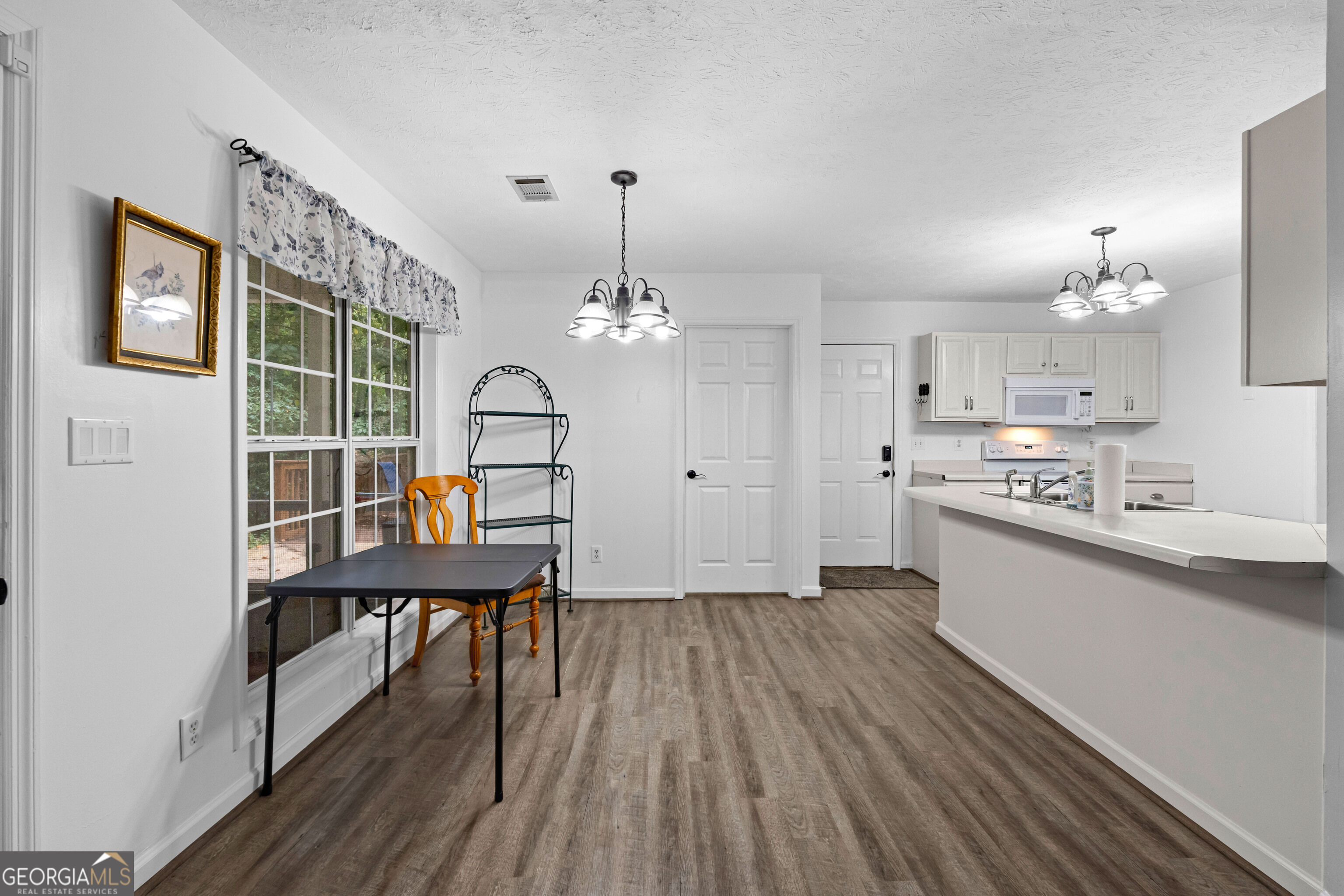205 Foxdale Court Property Photo 8