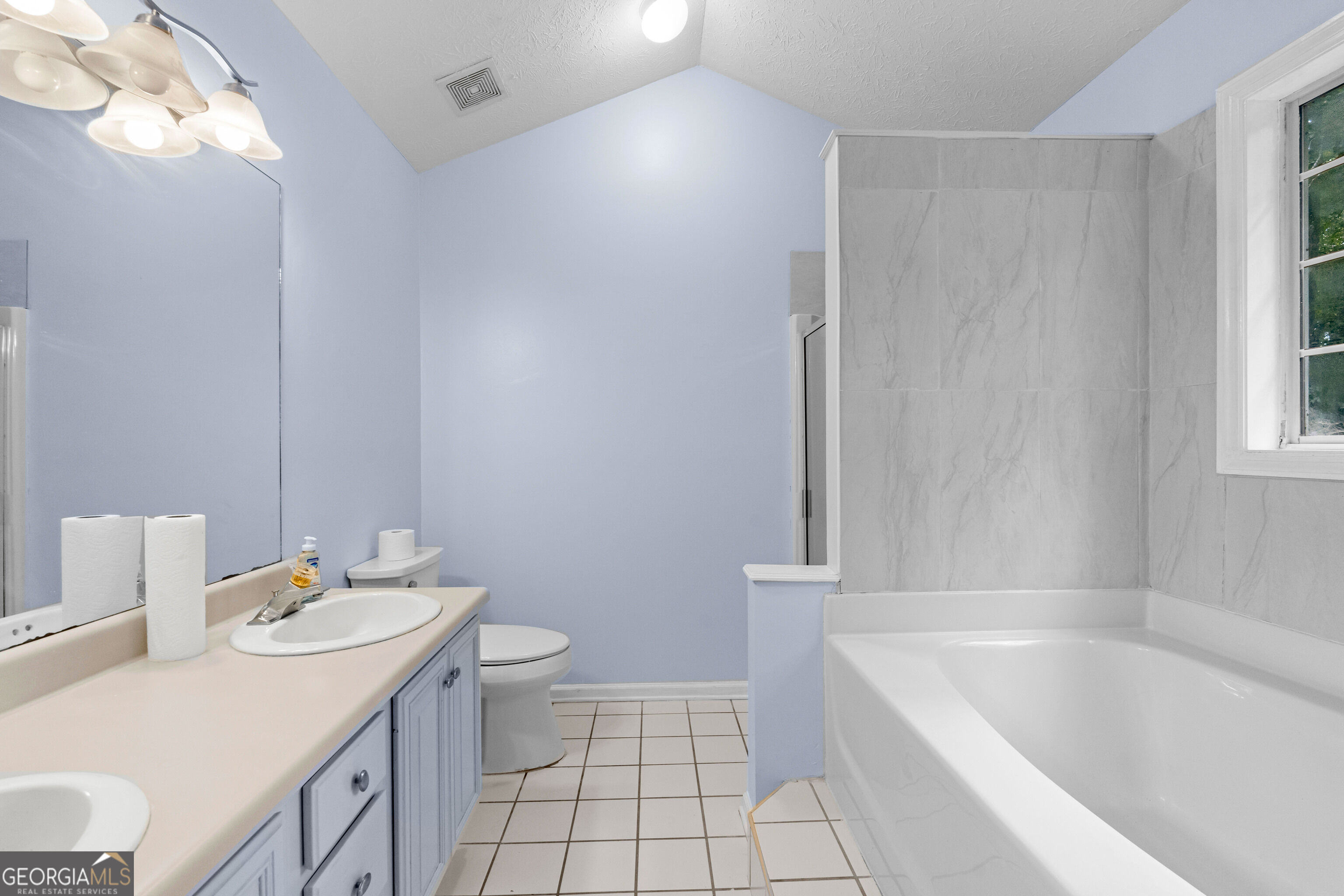 205 Foxdale Court Property Photo 27