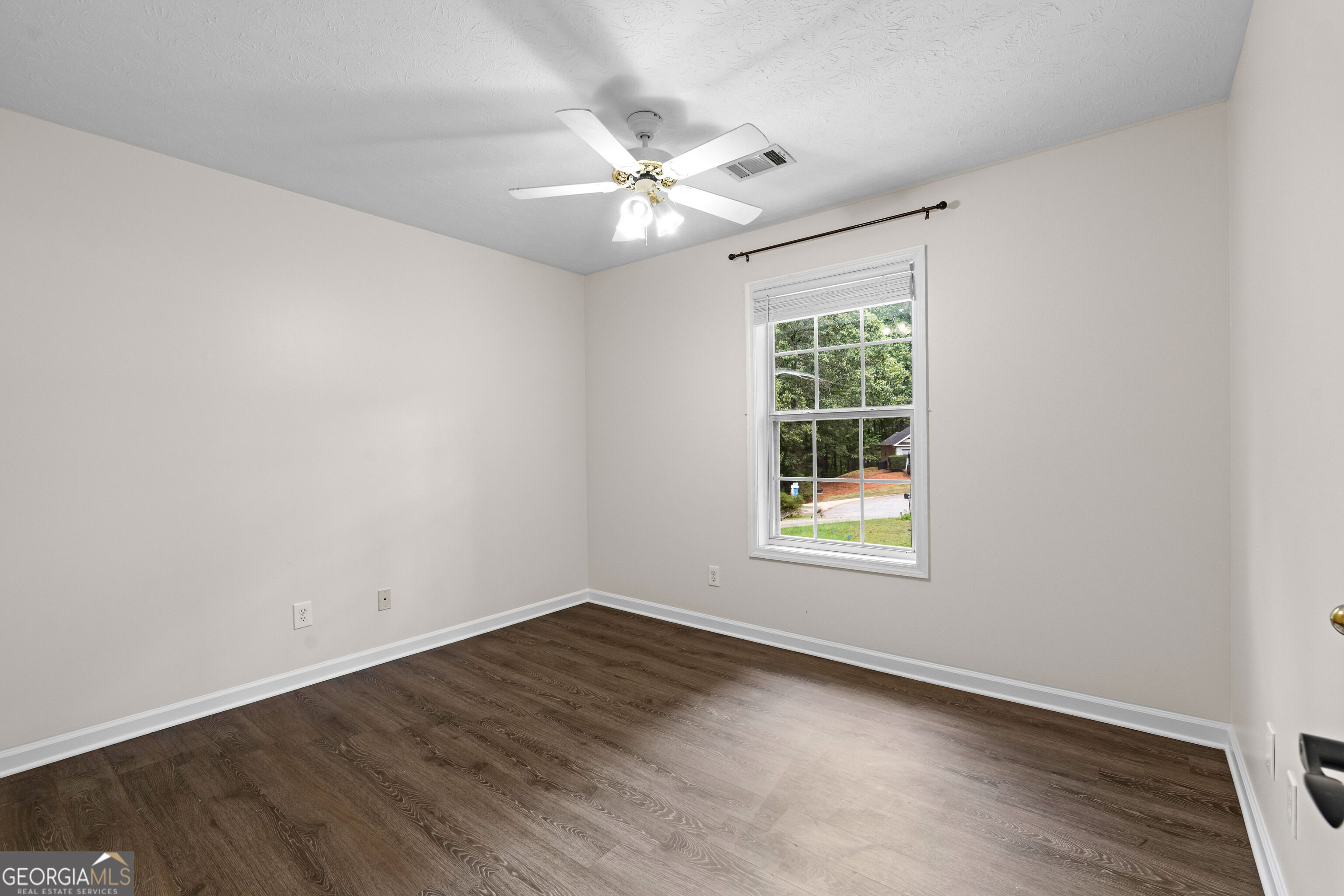 205 Foxdale Court Property Photo 34