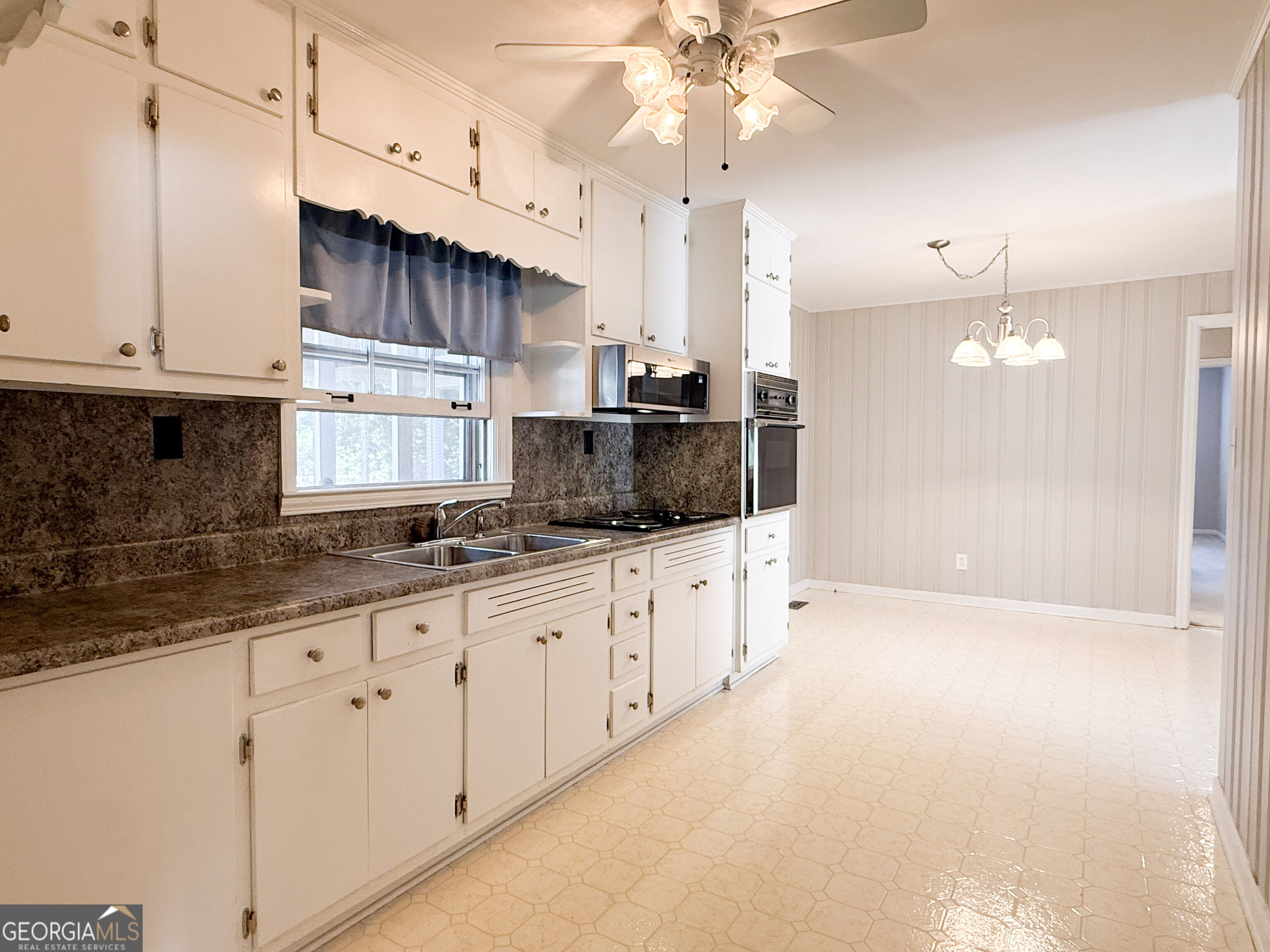 504 Jackson Avenue Property Photo 7