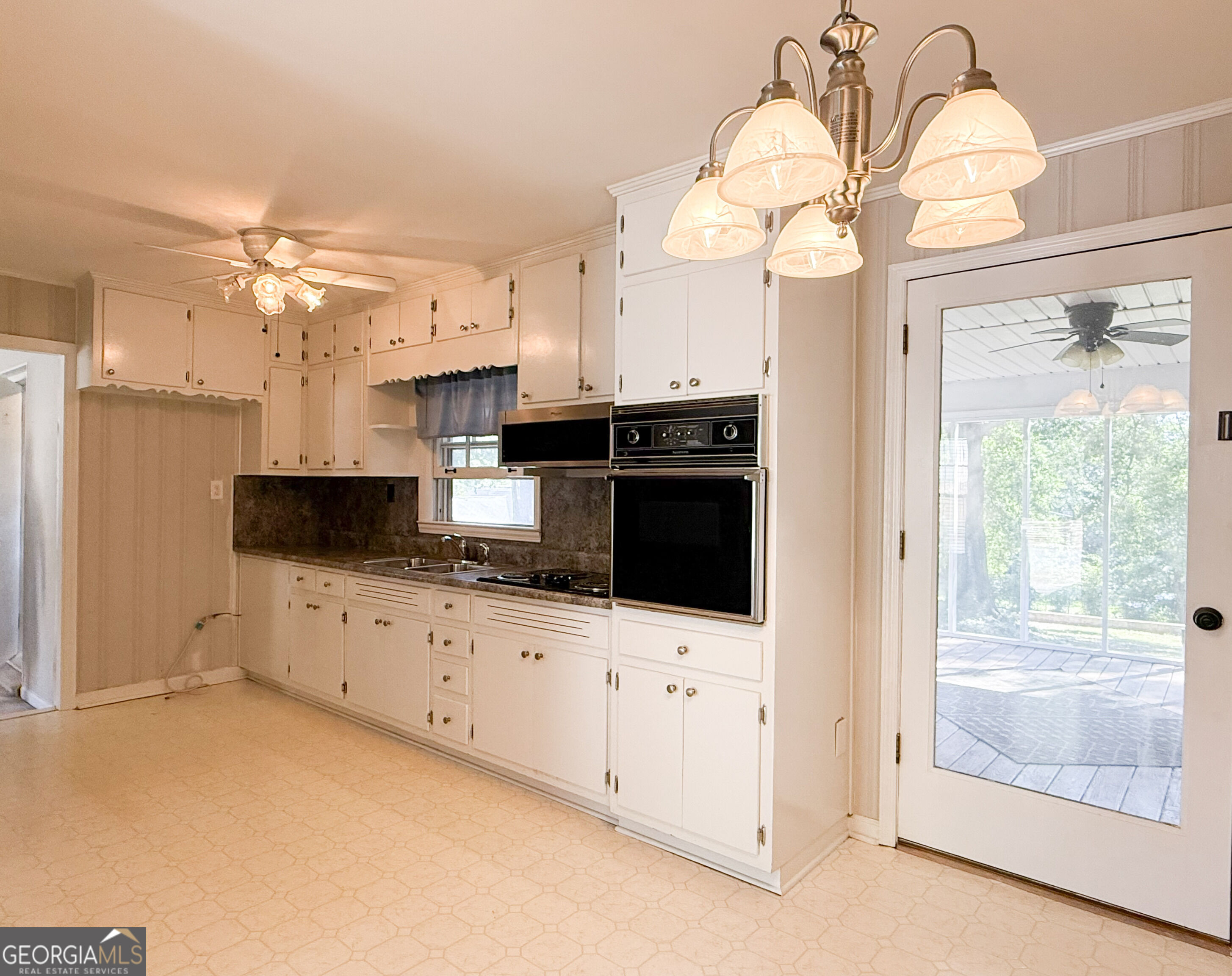 504 Jackson Avenue Property Photo 8