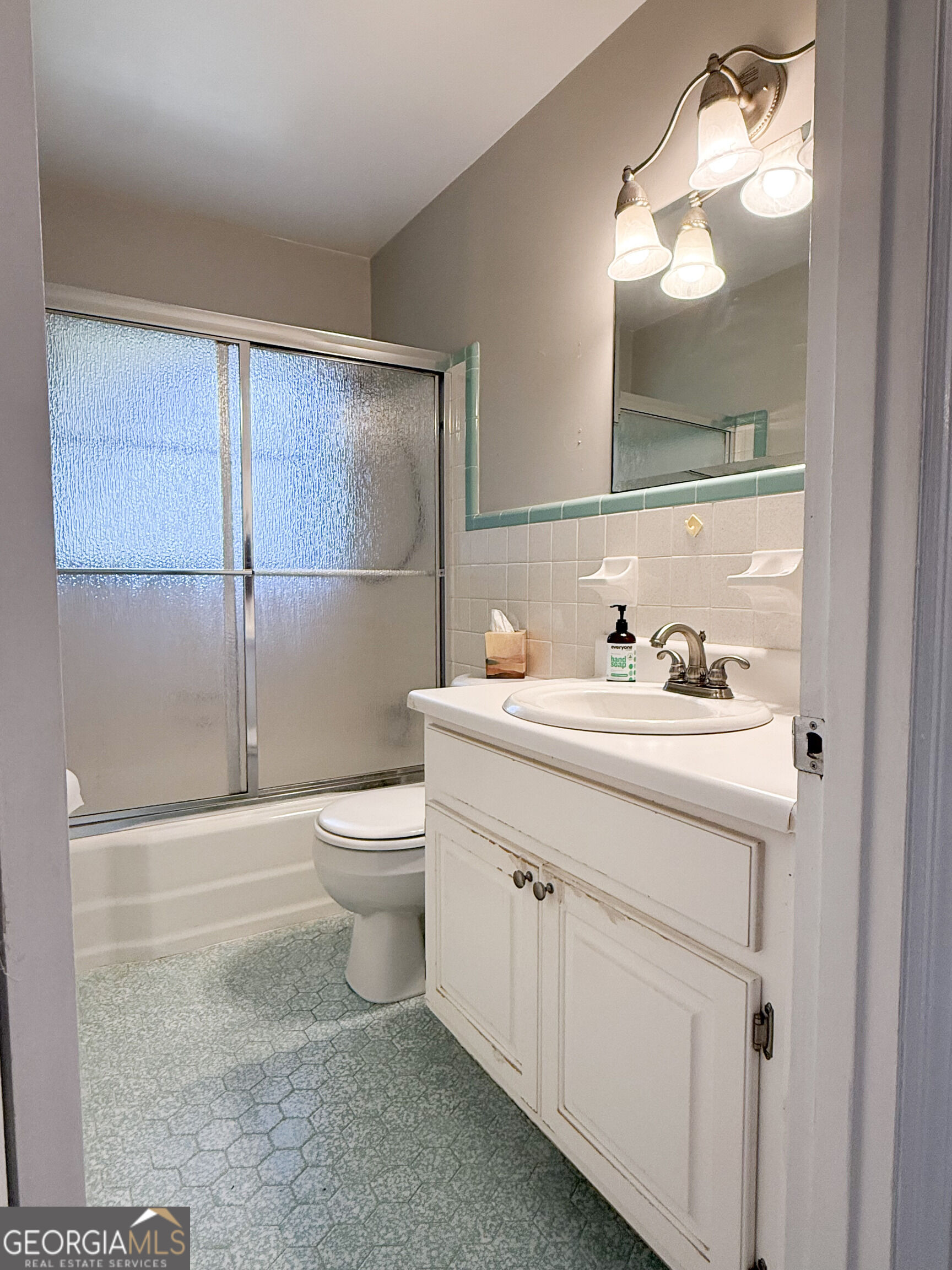 504 Jackson Avenue Property Photo 11