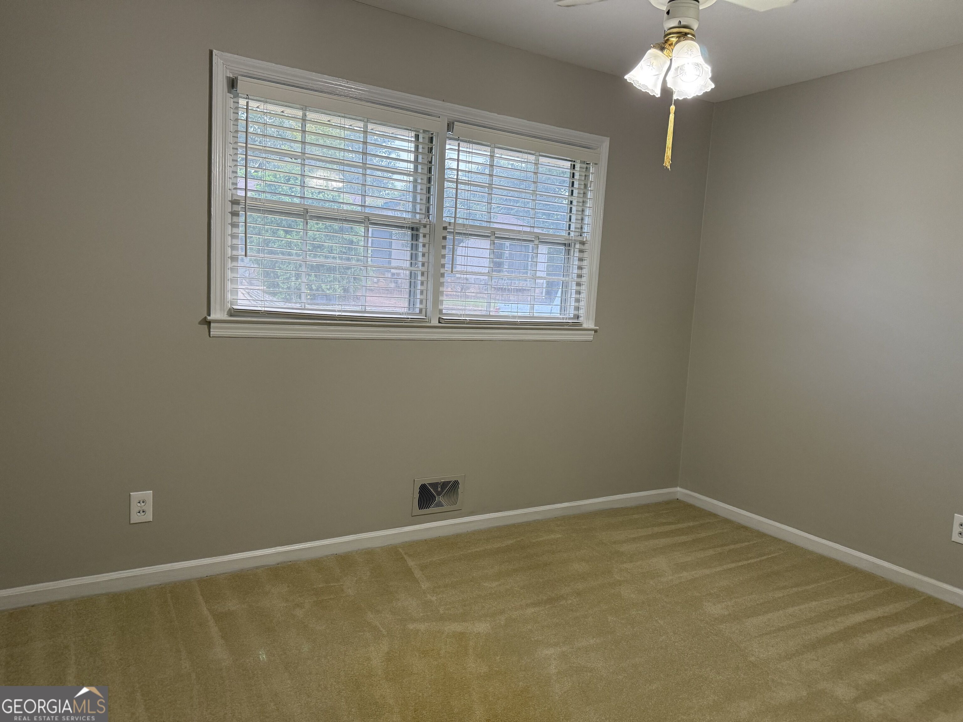 504 Jackson Avenue Property Photo 12