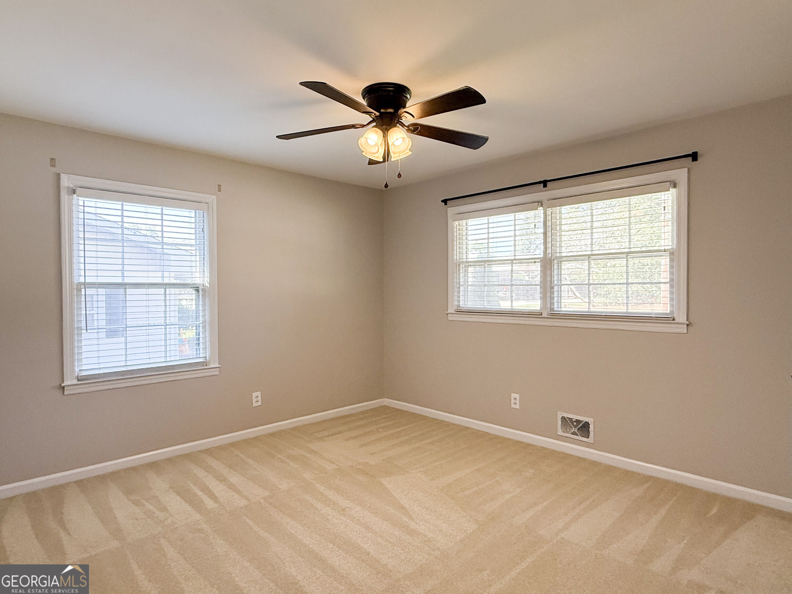 504 Jackson Avenue Property Photo 14