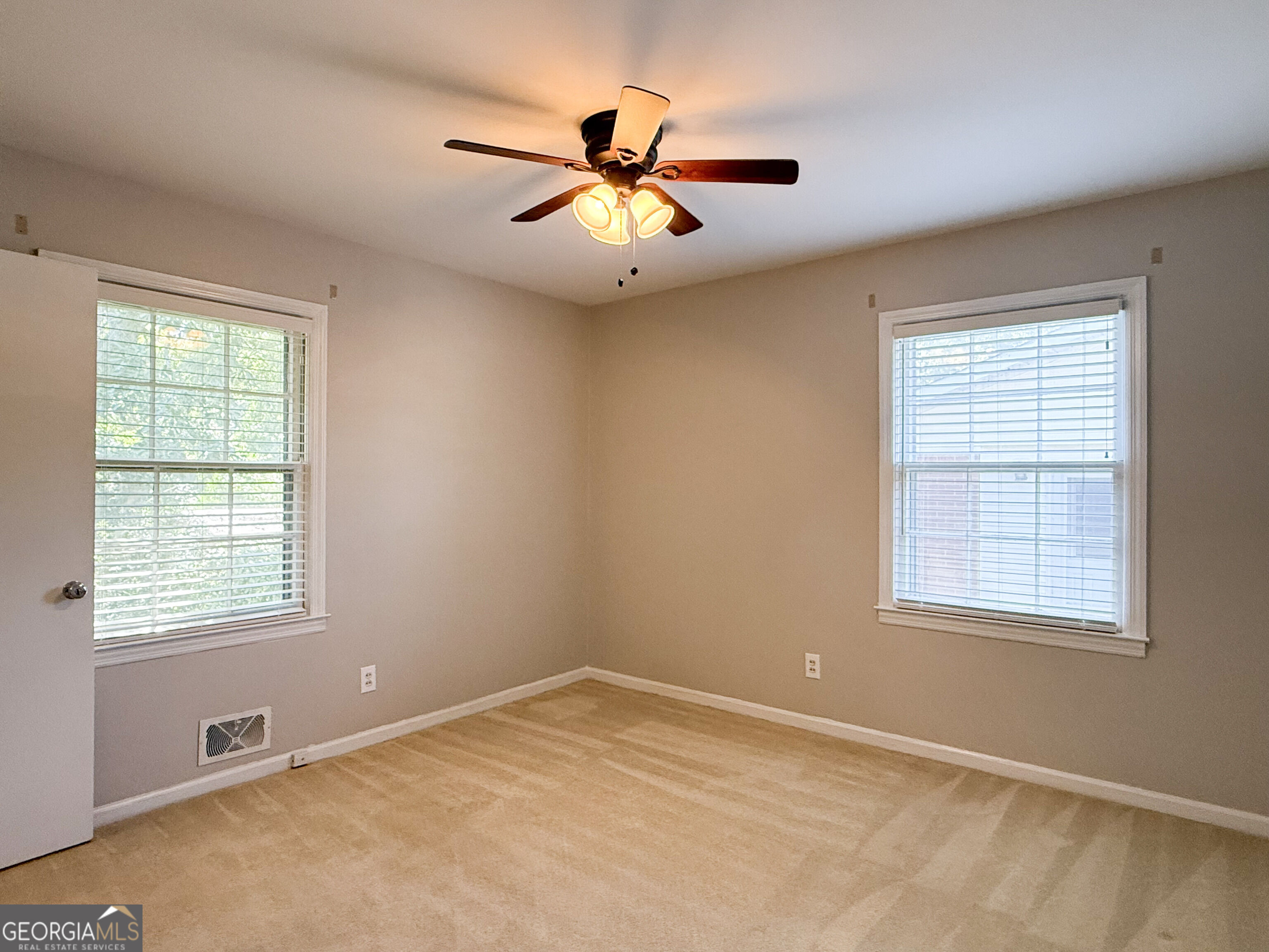 504 Jackson Avenue Property Photo 16