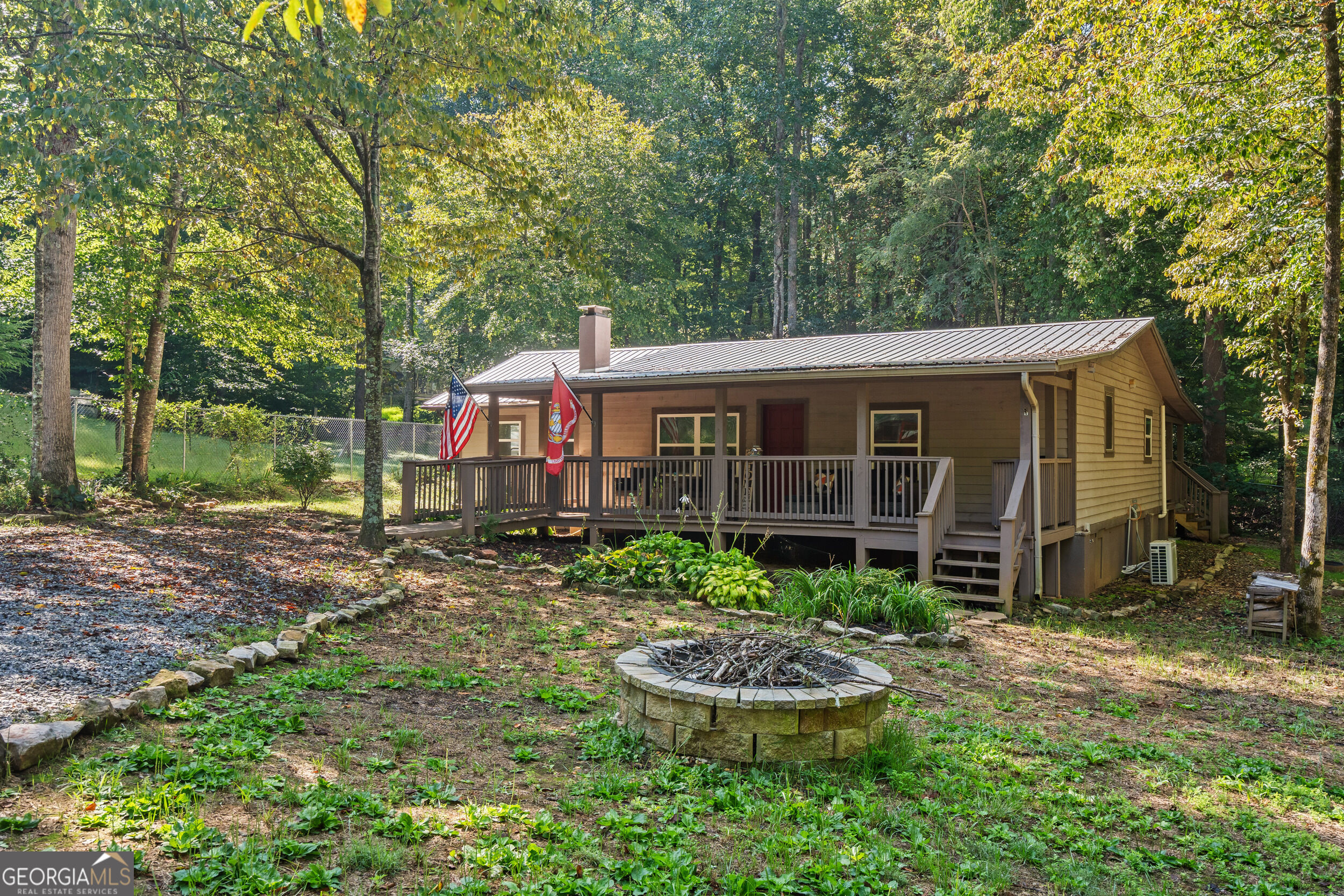 4326 White Oak Drive Property Photo 2