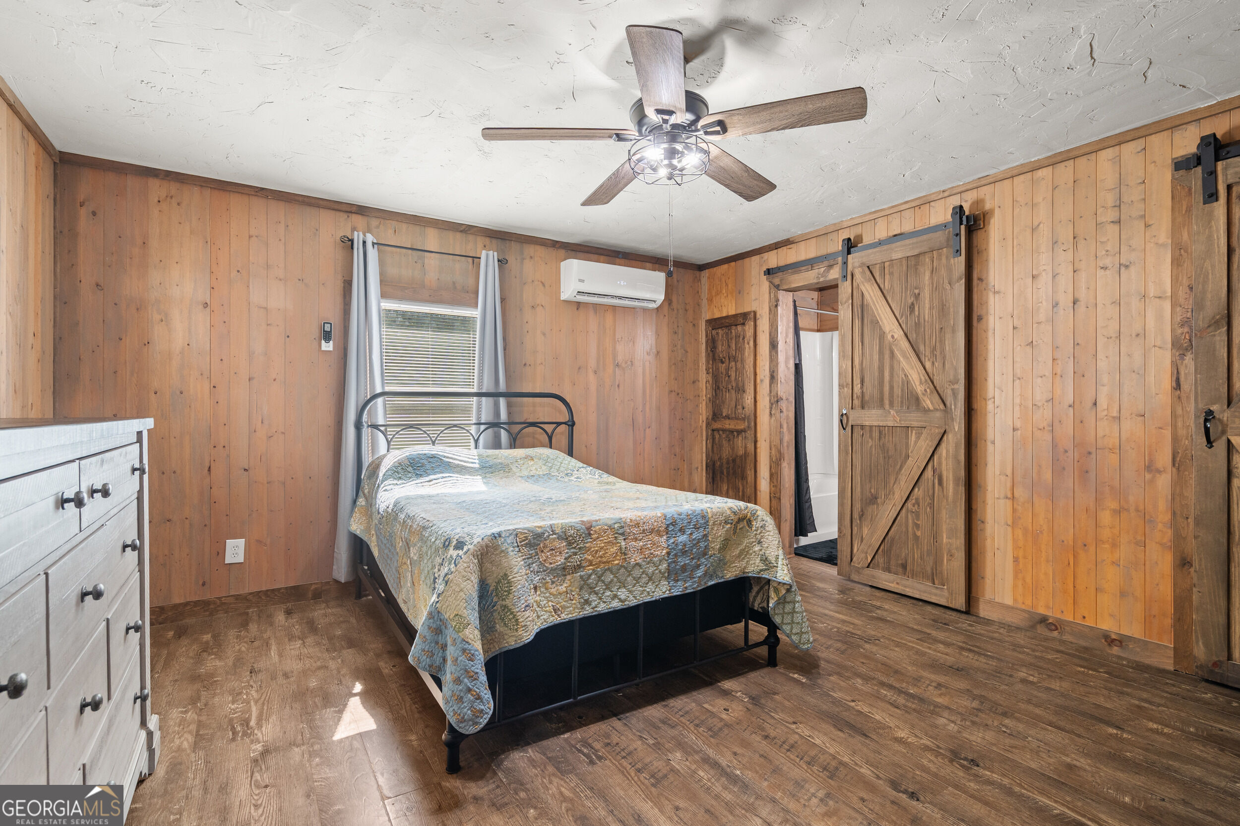 4326 White Oak Drive Property Photo 11