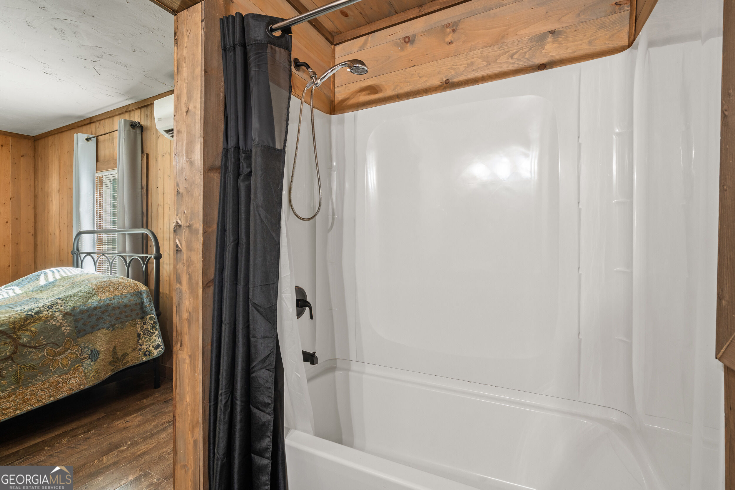 4326 White Oak Drive Property Photo 13