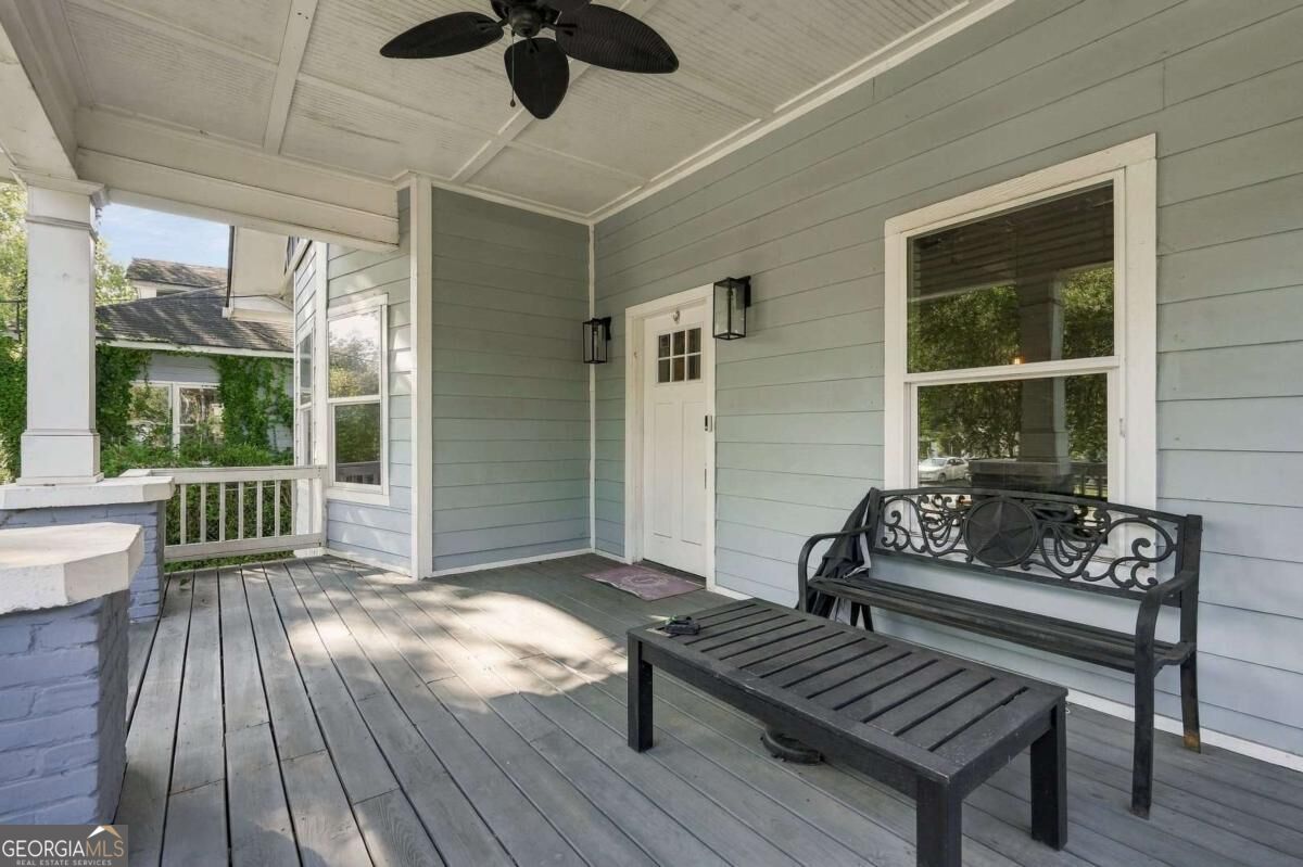 1545 S Gordon Street Sw Property Photo 2