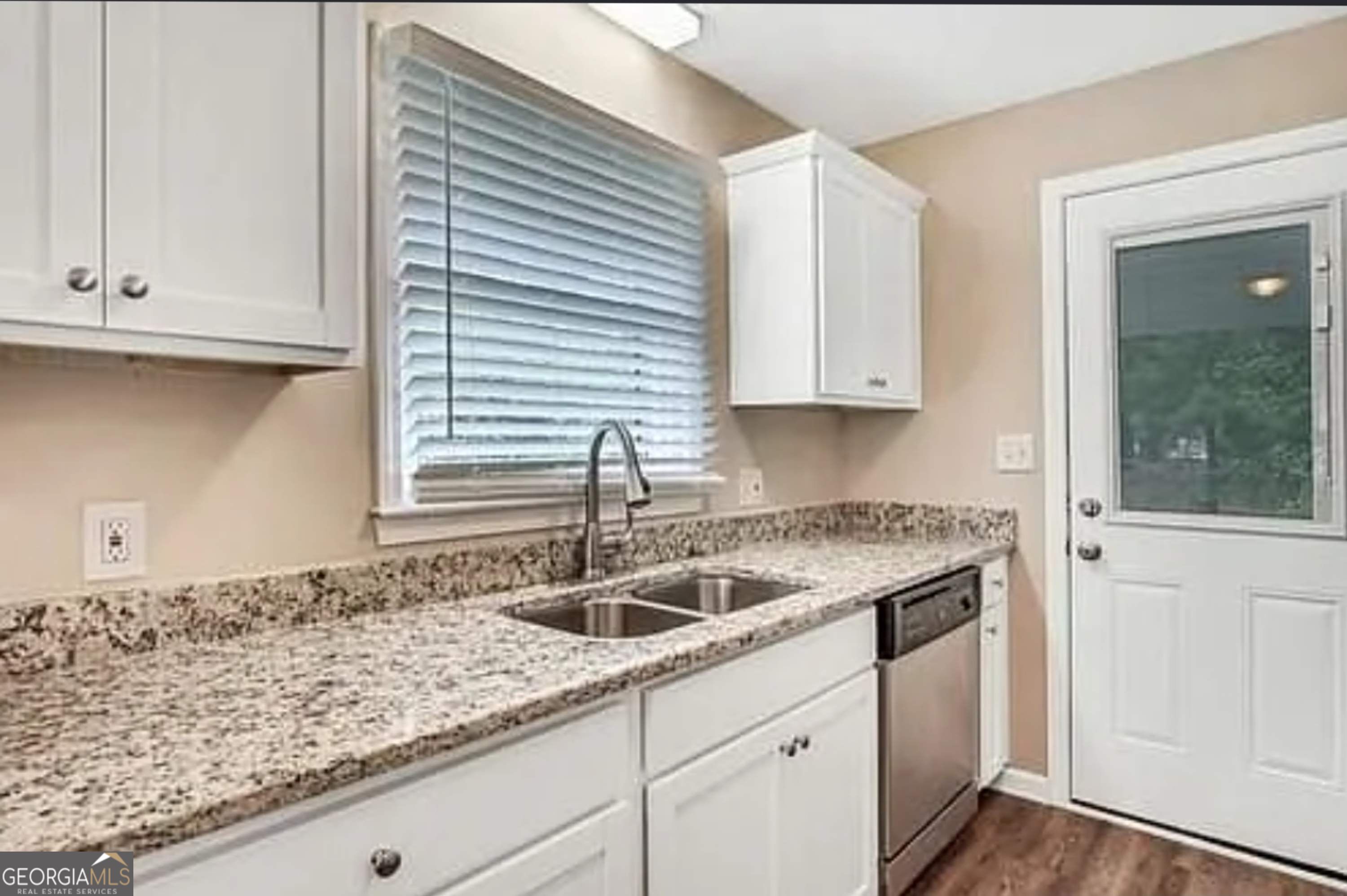 6263 Green Acres Drive Sw Property Photo 2