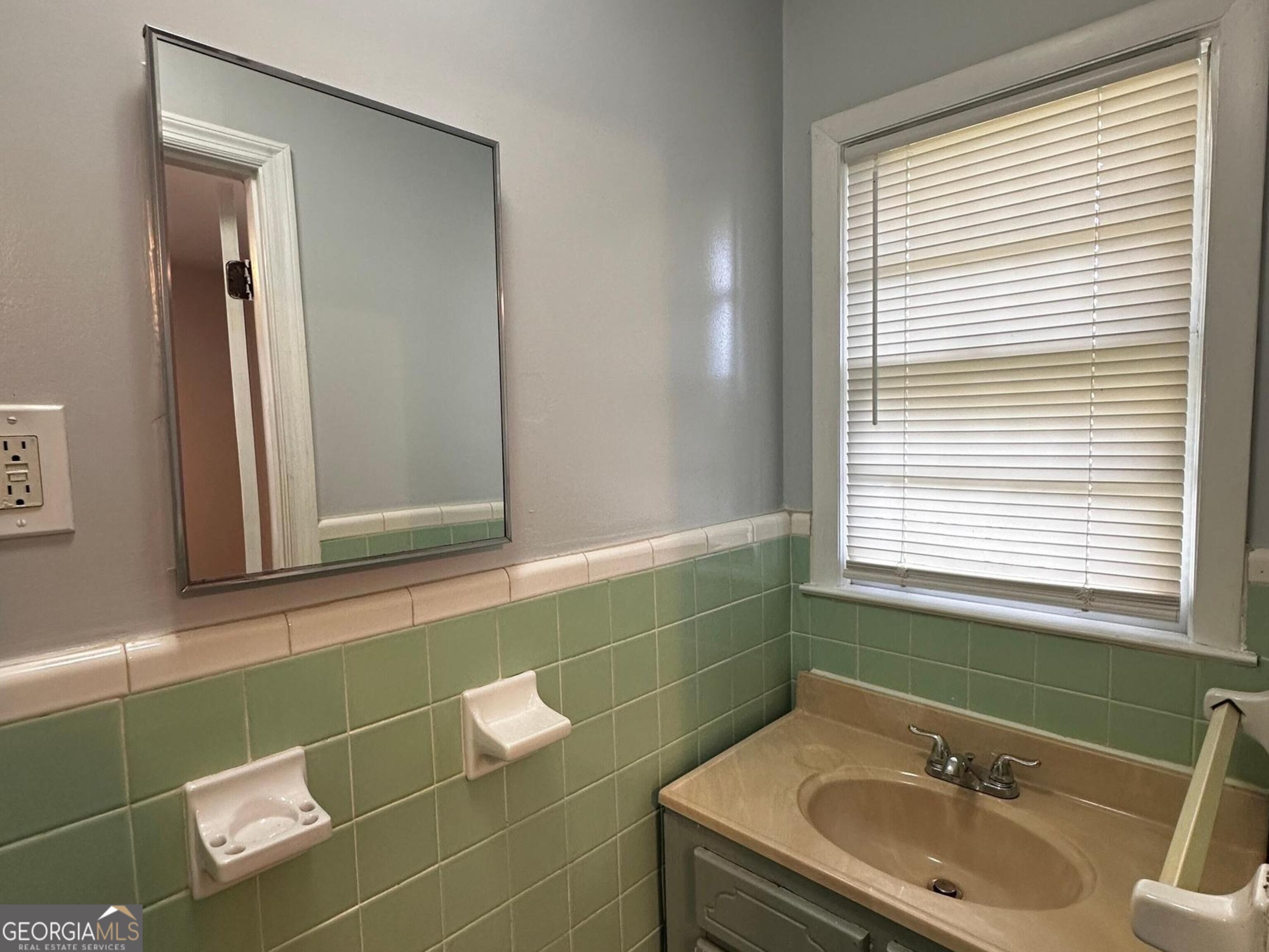 5960 Ash Street Property Photo 6