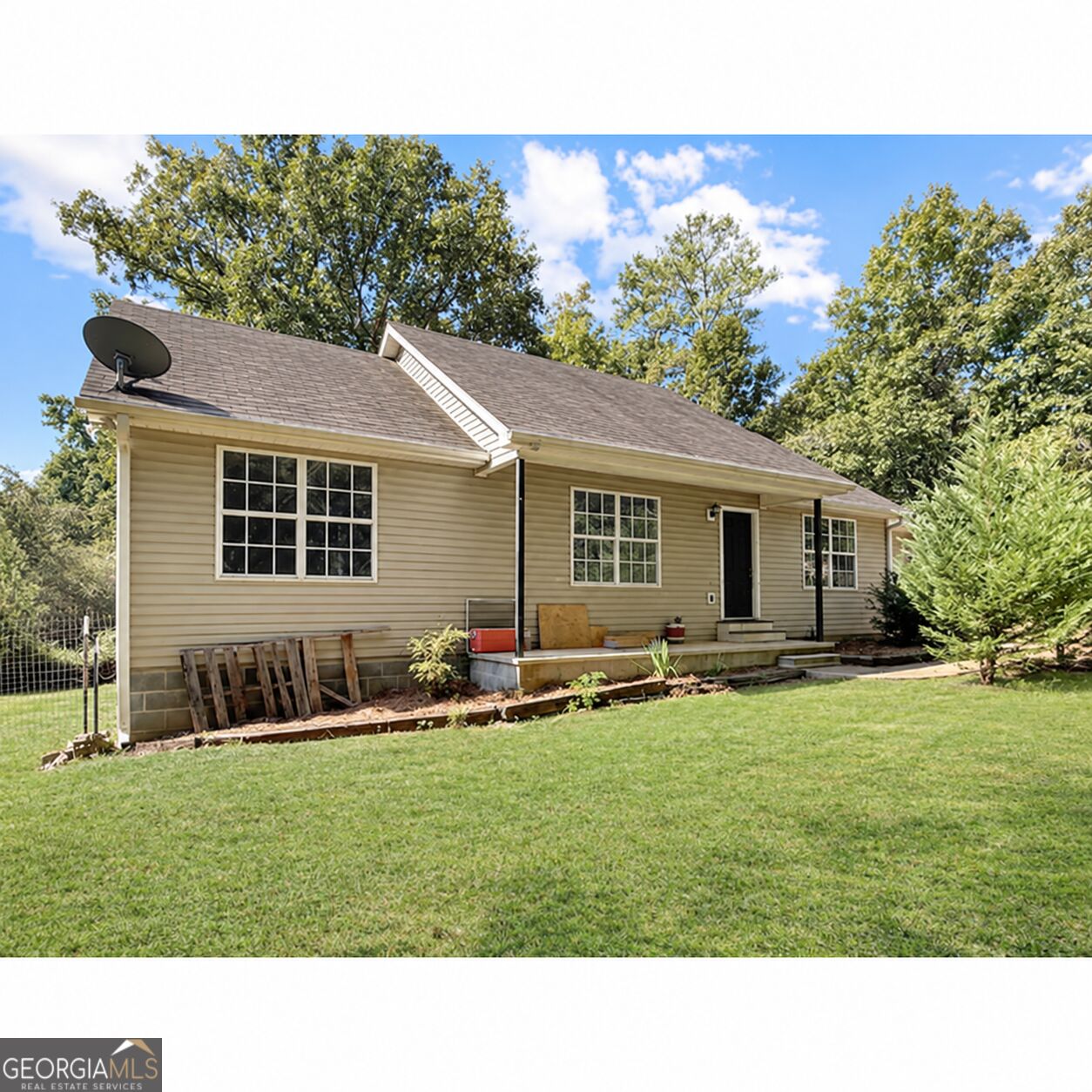 223 City Pond Road Property Photo 1
