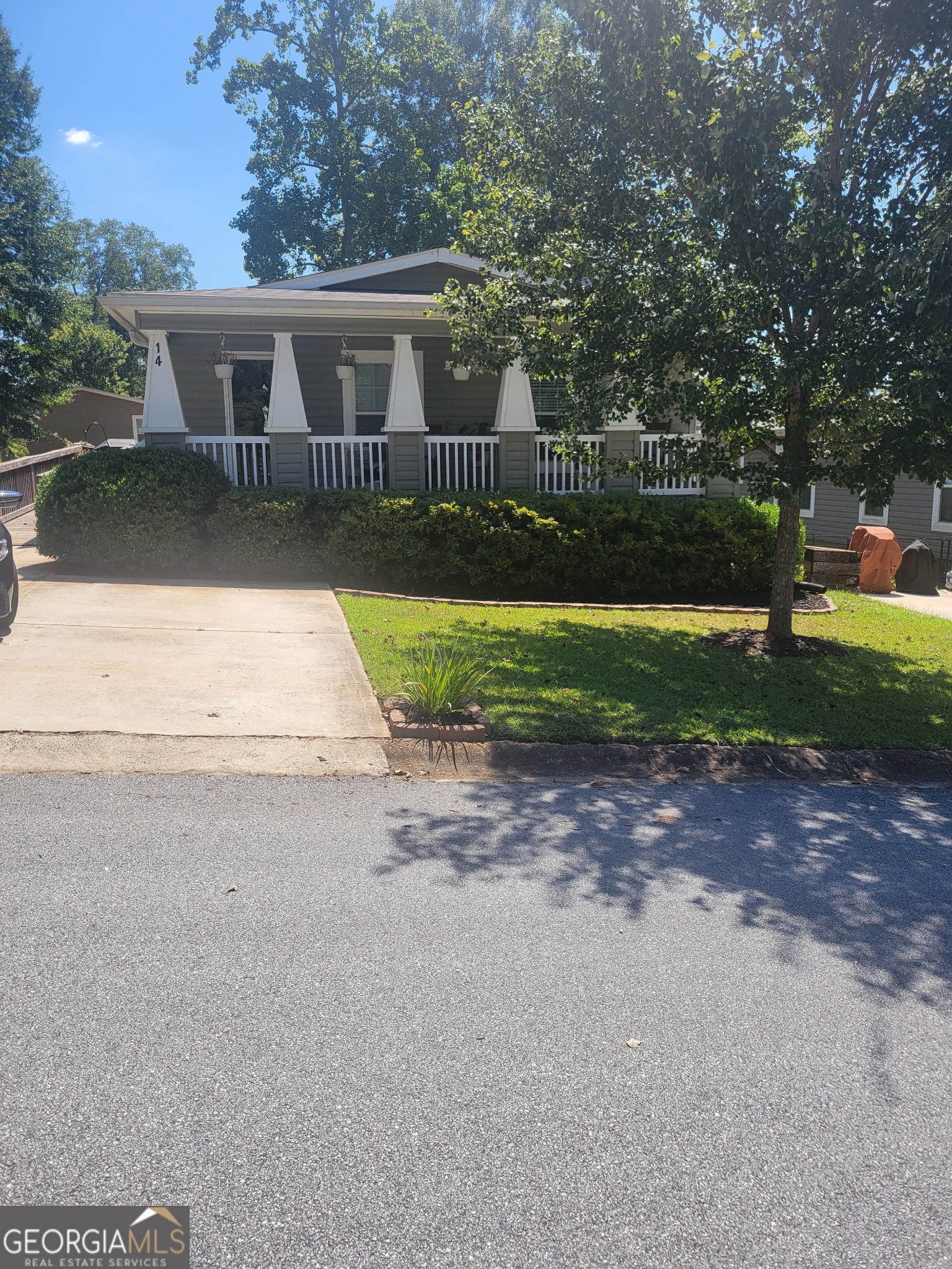 14 Redwood Circle Property Photo 1