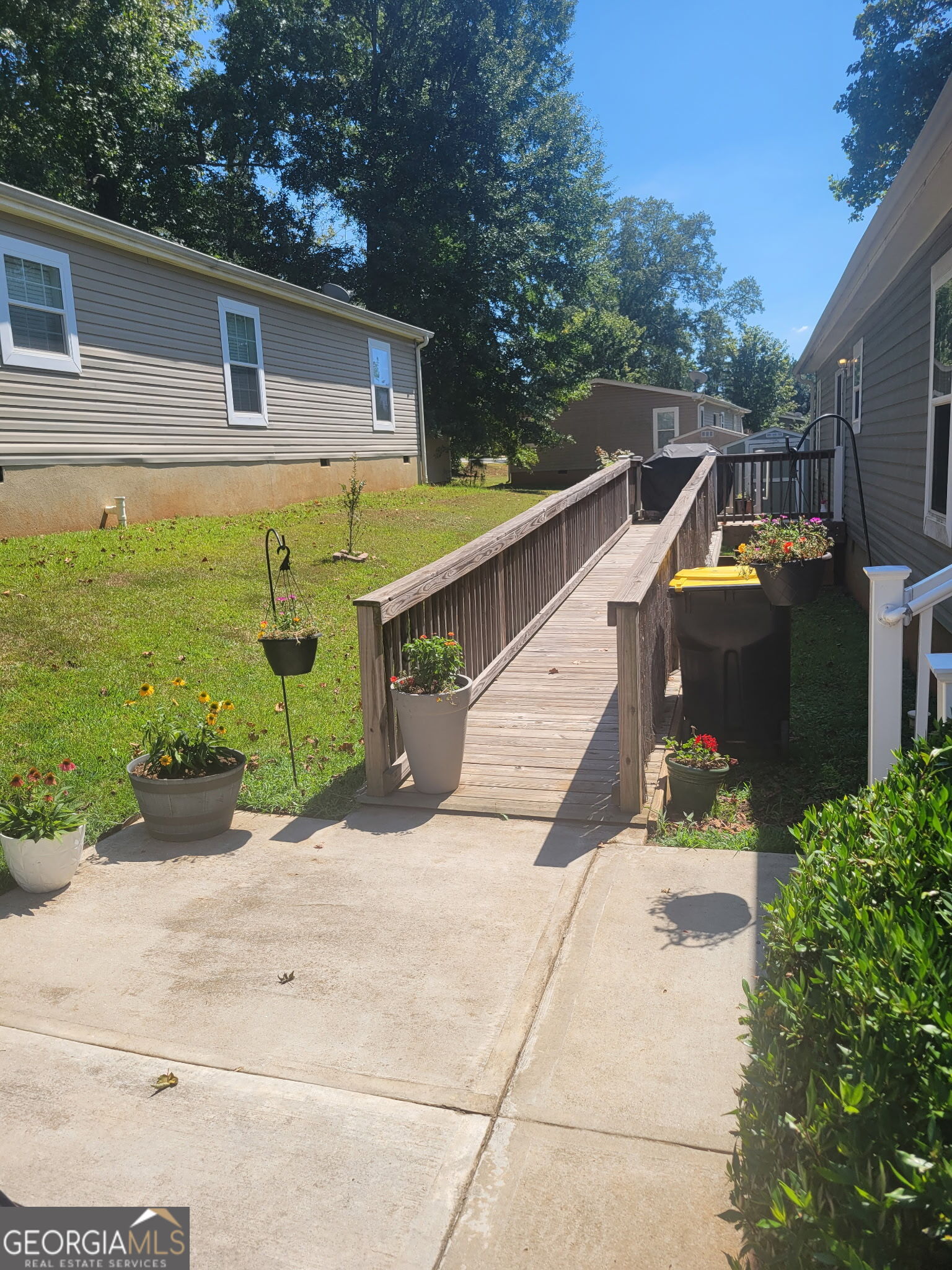 14 Redwood Circle Property Photo 4