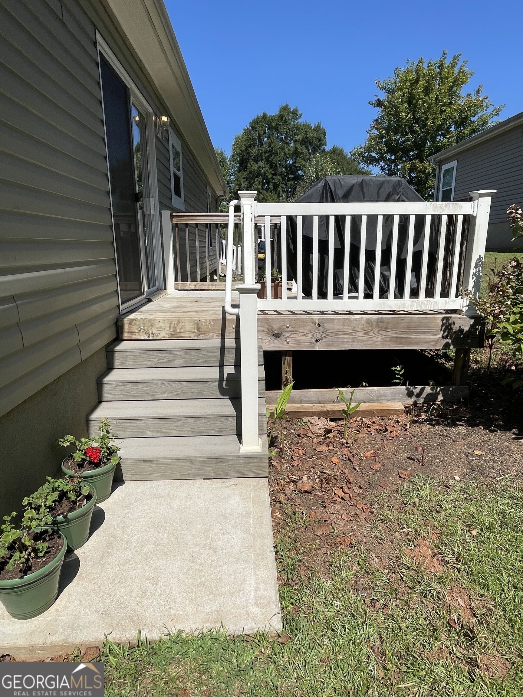 14 Redwood Circle Property Photo 9