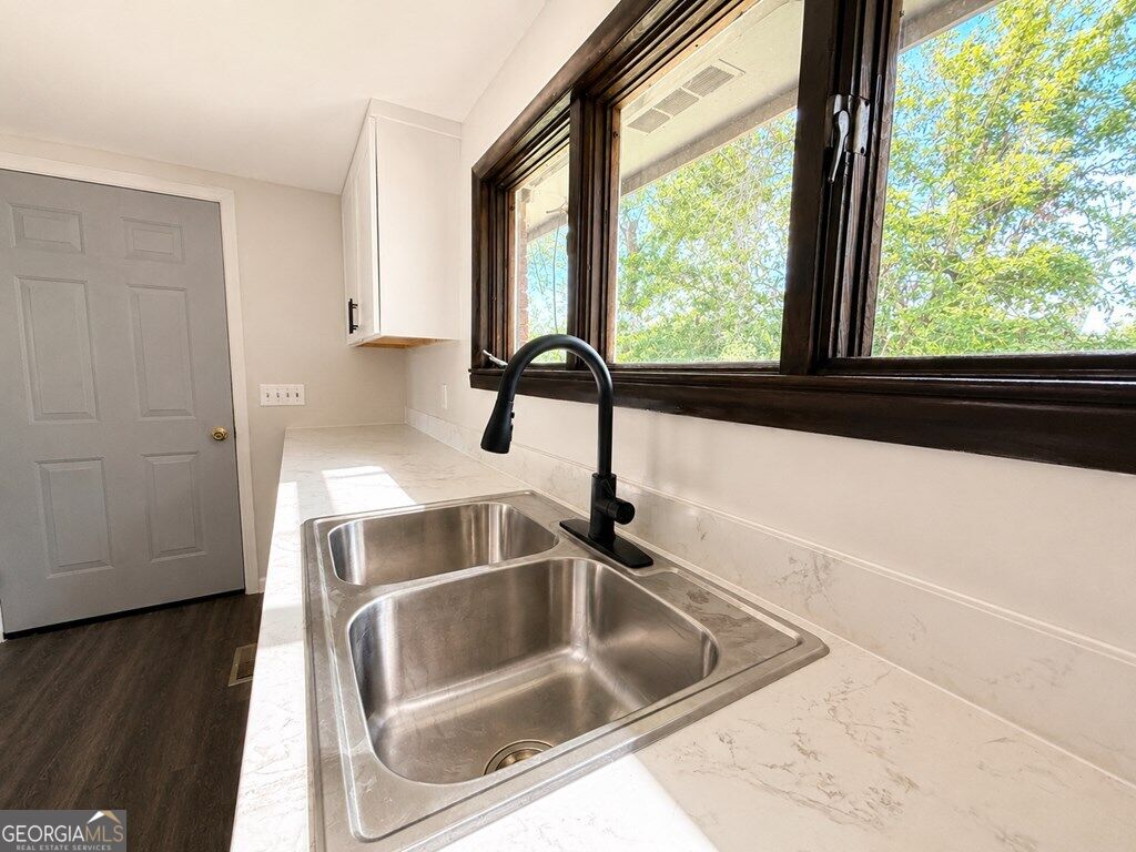1604 S 11th Street Property Photo 4