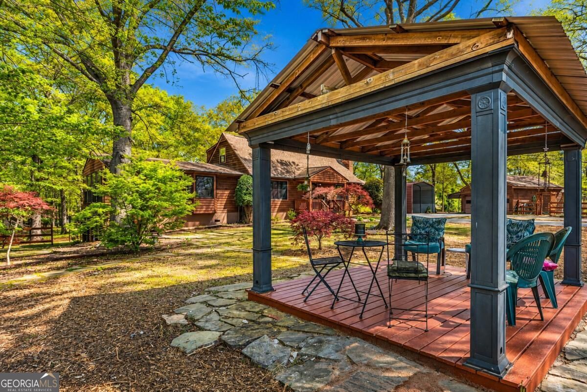 1641 Flat Rock Road Property Photo 3
