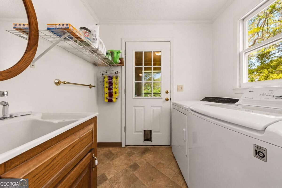 1641 Flat Rock Road Property Photo 15