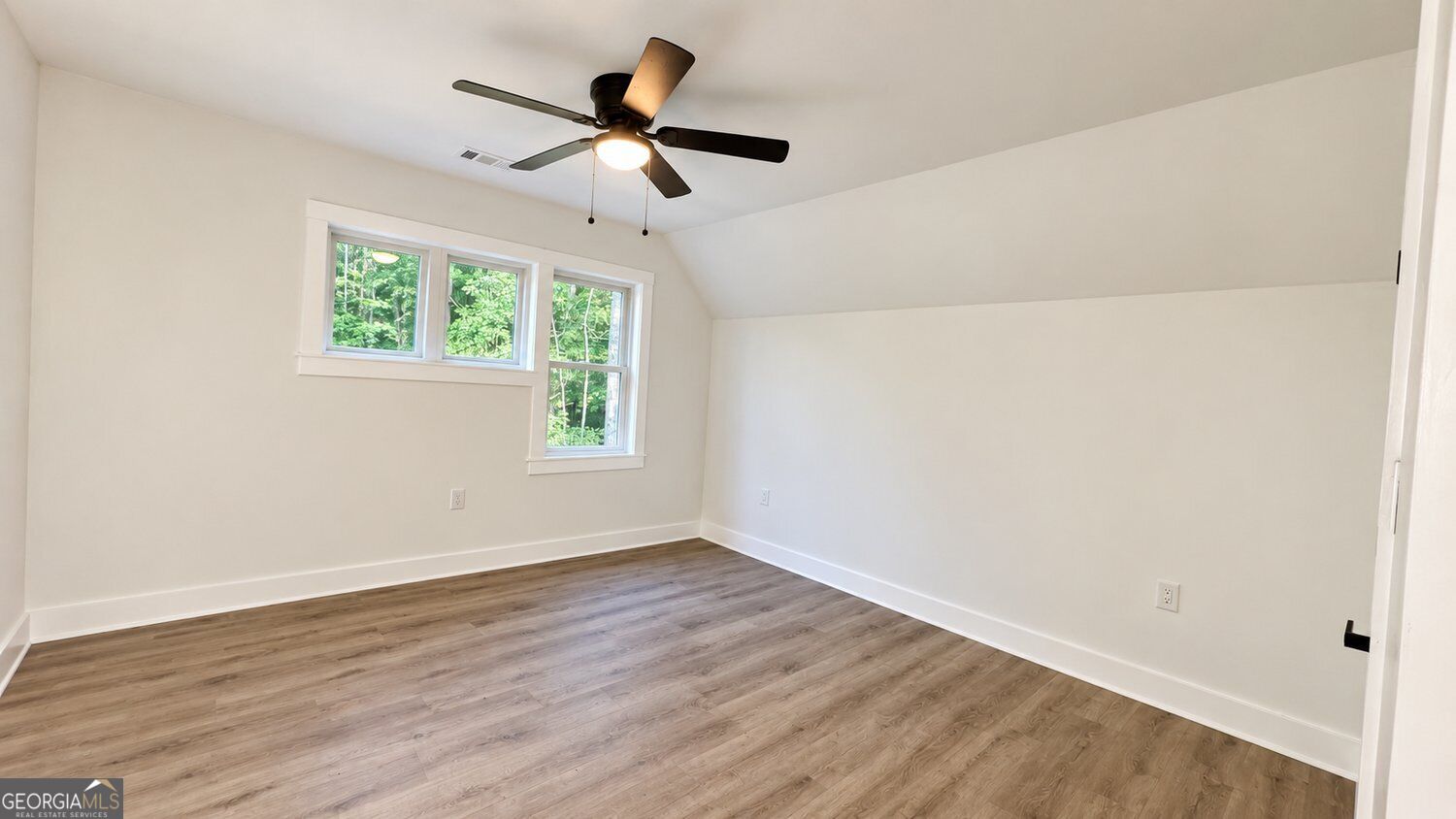 7947 Post Road Property Photo 11