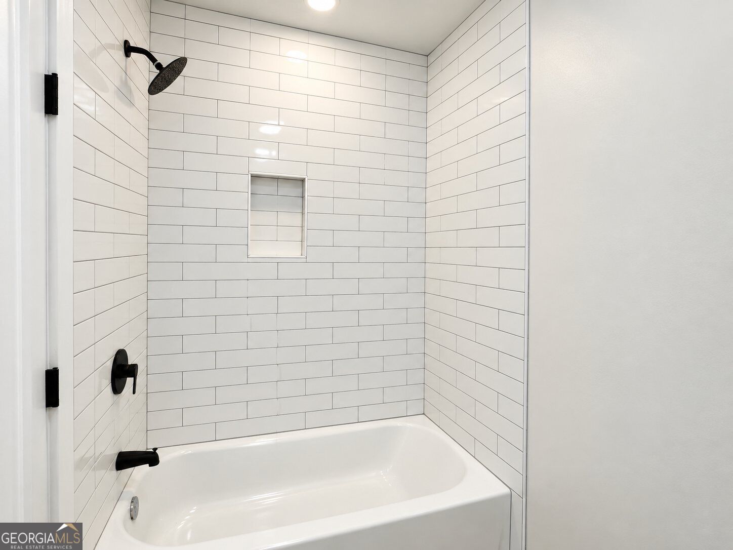 7947 Post Road Property Photo 15