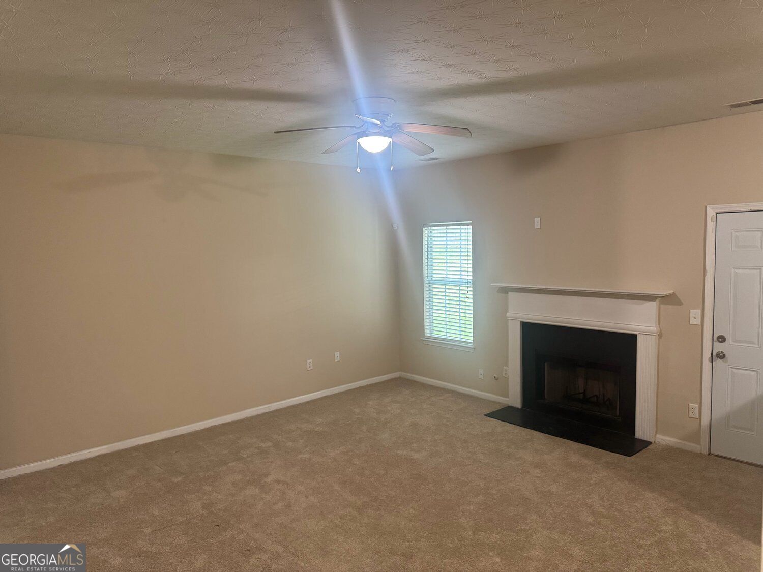 3229 Diamond Bluff Property Photo 8