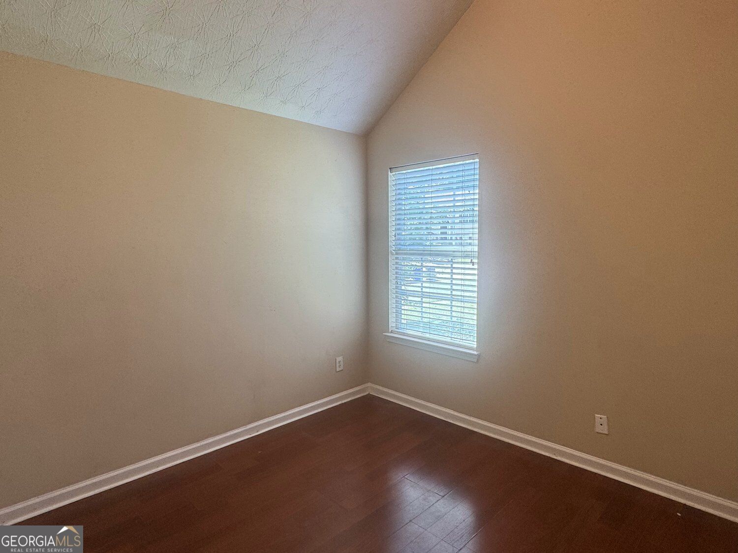 3229 Diamond Bluff Property Photo 13