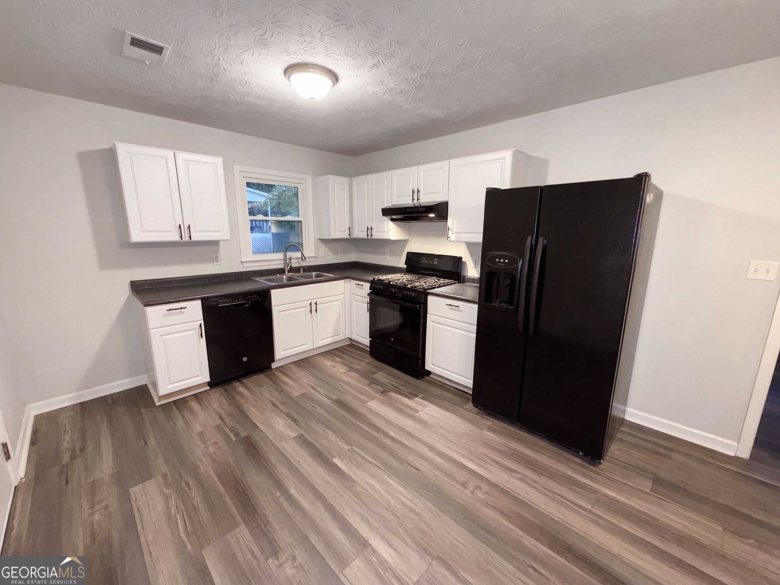 204 Arbor Way Property Photo 6