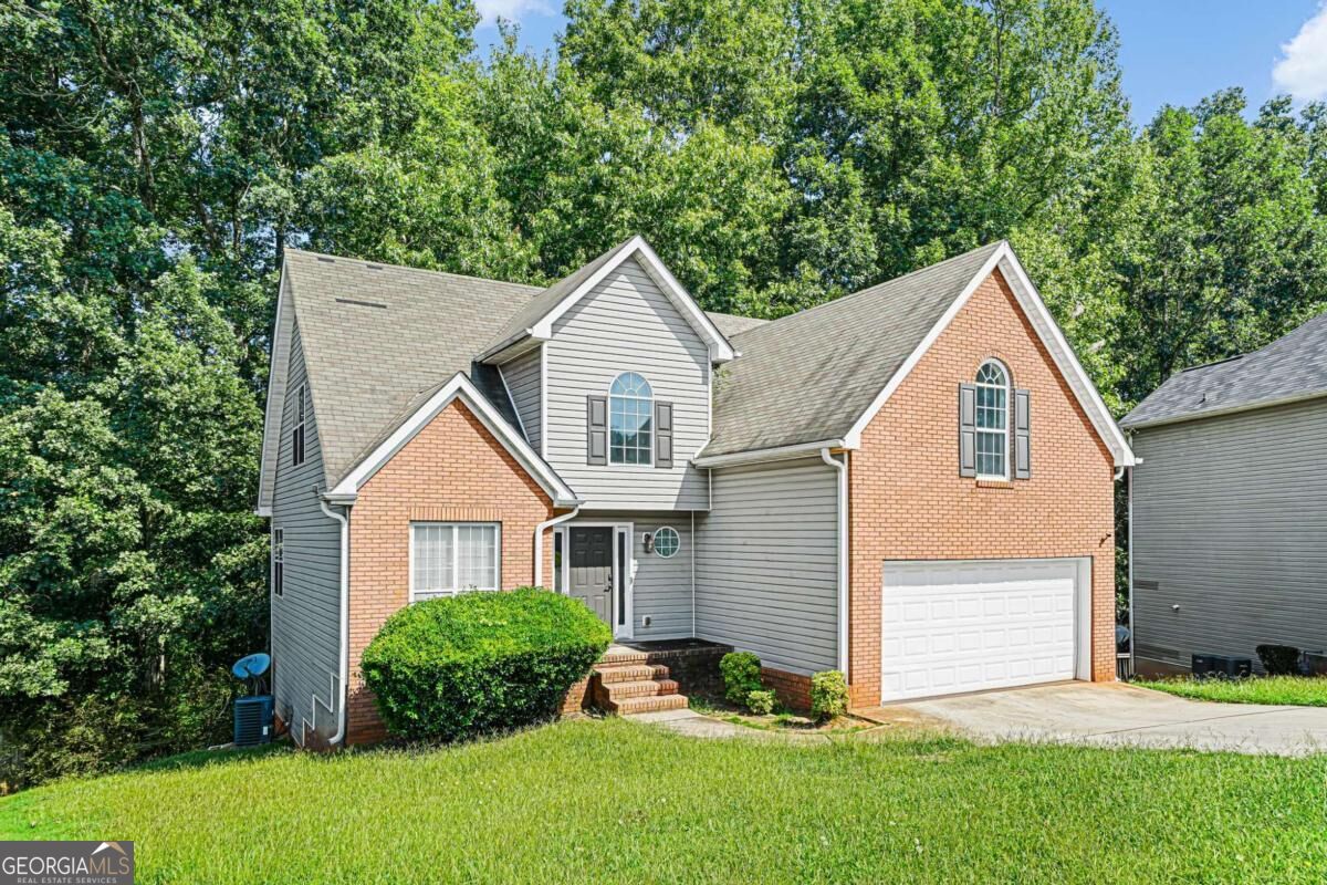 1347 Vine Circle Property Photo 2