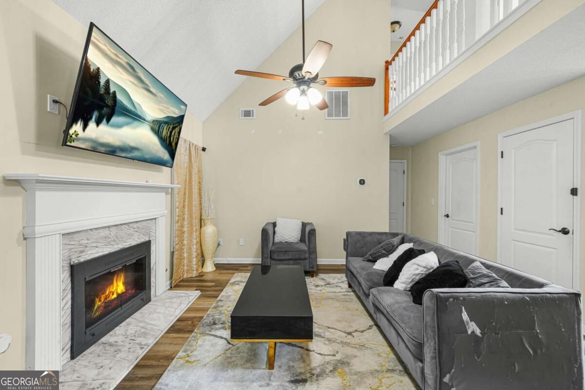 1347 Vine Circle Property Photo 10