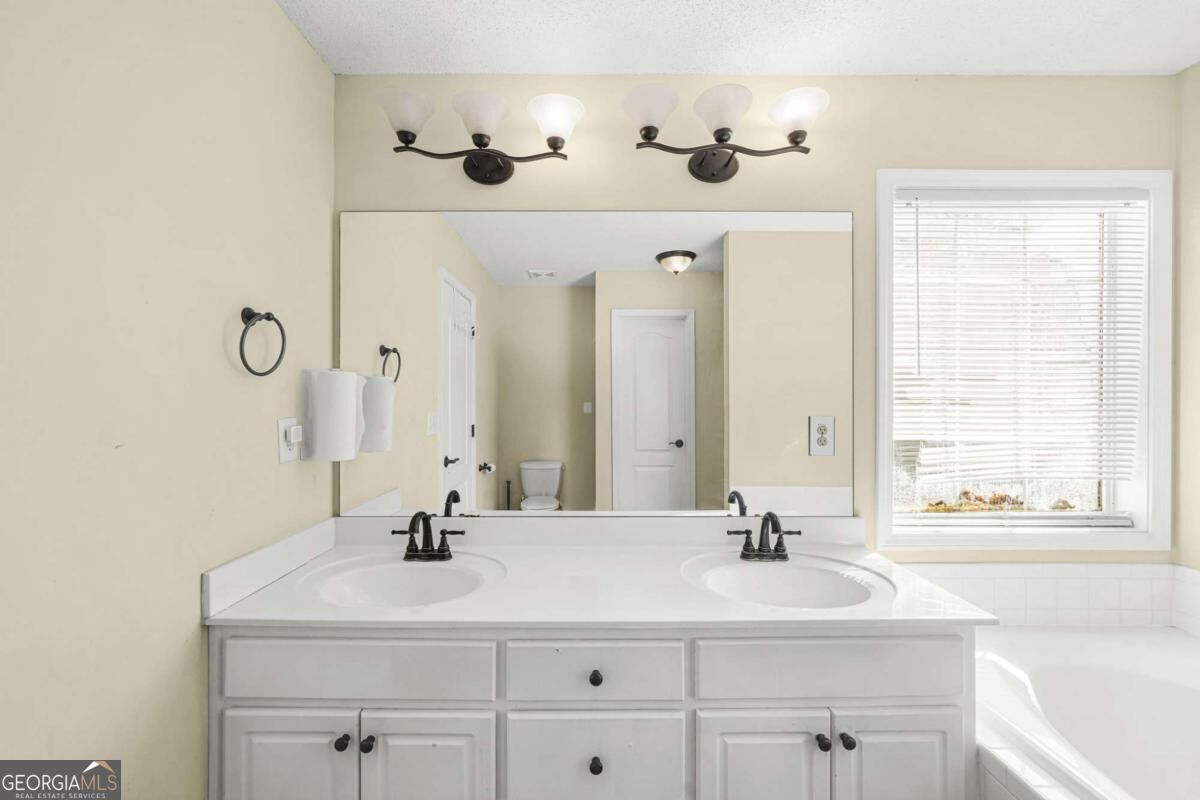 1347 Vine Circle Property Photo 17