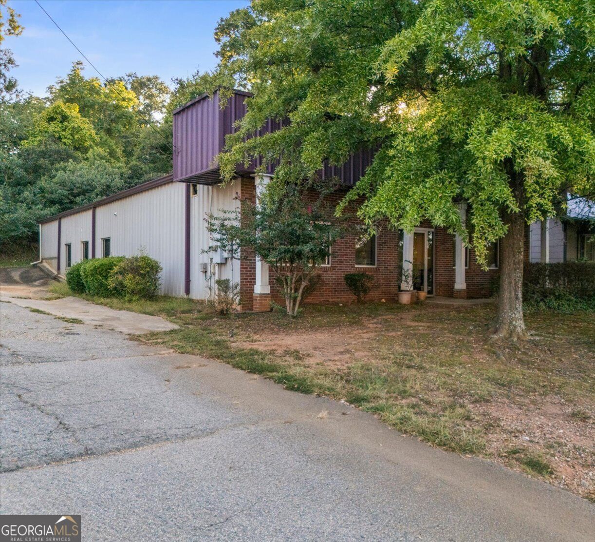348 Oak Street Property Photo 2