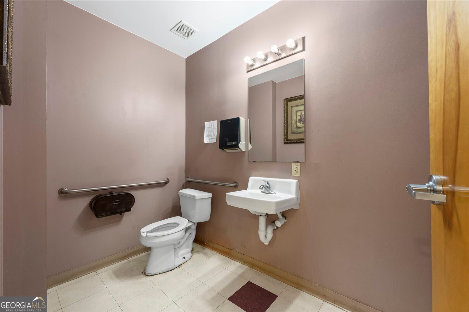 348 Oak Street Property Photo 12