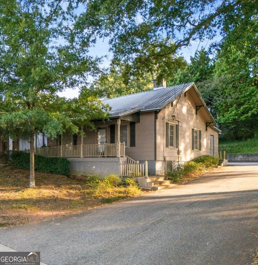 348 Oak Street Property Photo 29