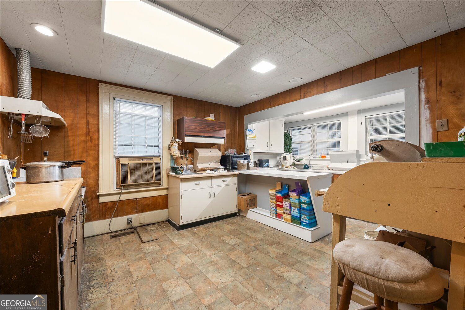 348 Oak Street Property Photo 39