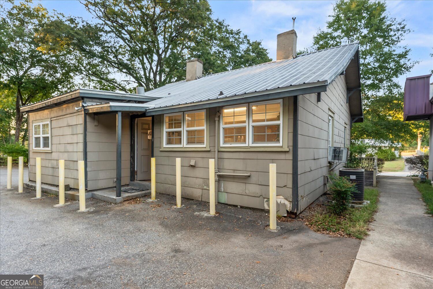 348 Oak Street Property Photo 42